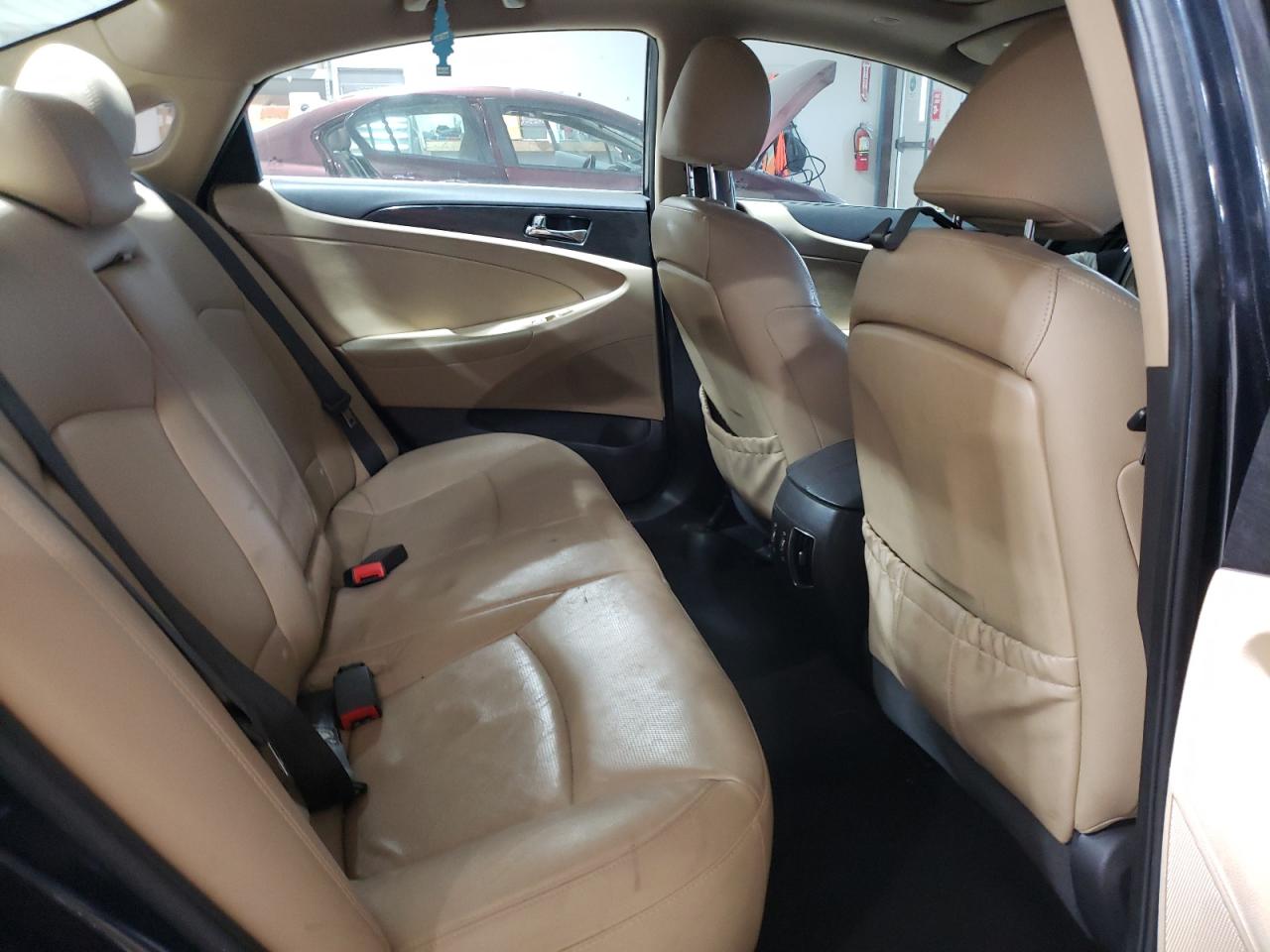 2013 Hyundai Sonata - Image 10