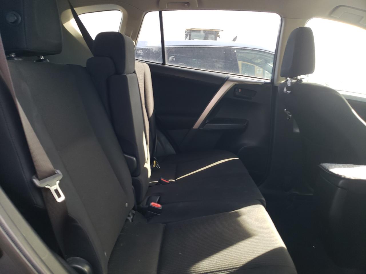 2016 Toyota RAV 4 - Image 11