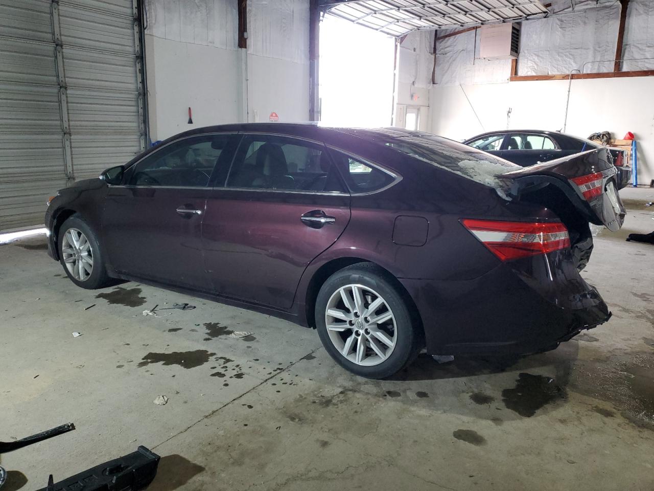 2013 Toyota Avalon - Image 2