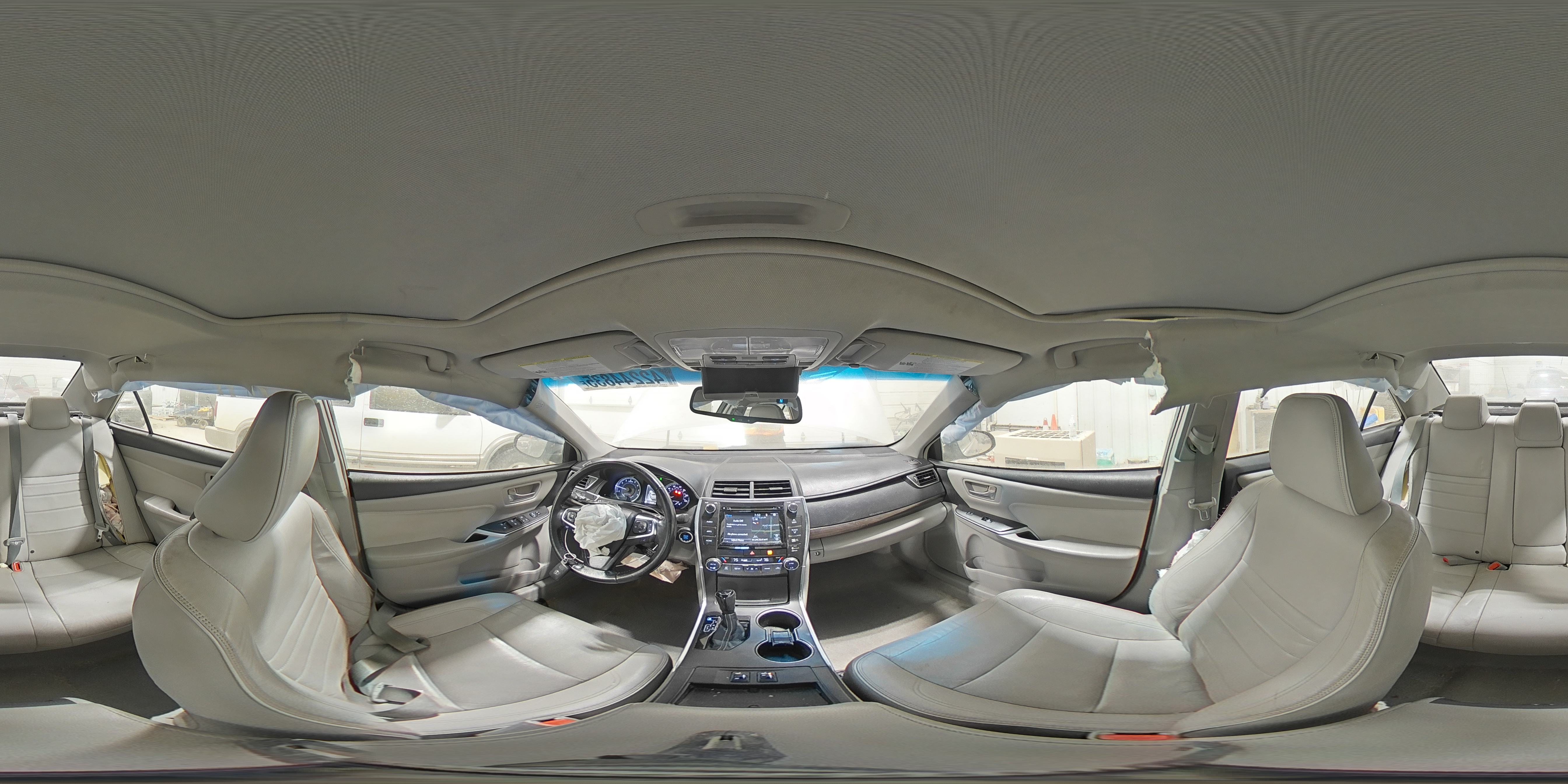 2015 Toyota Camry - Image 13