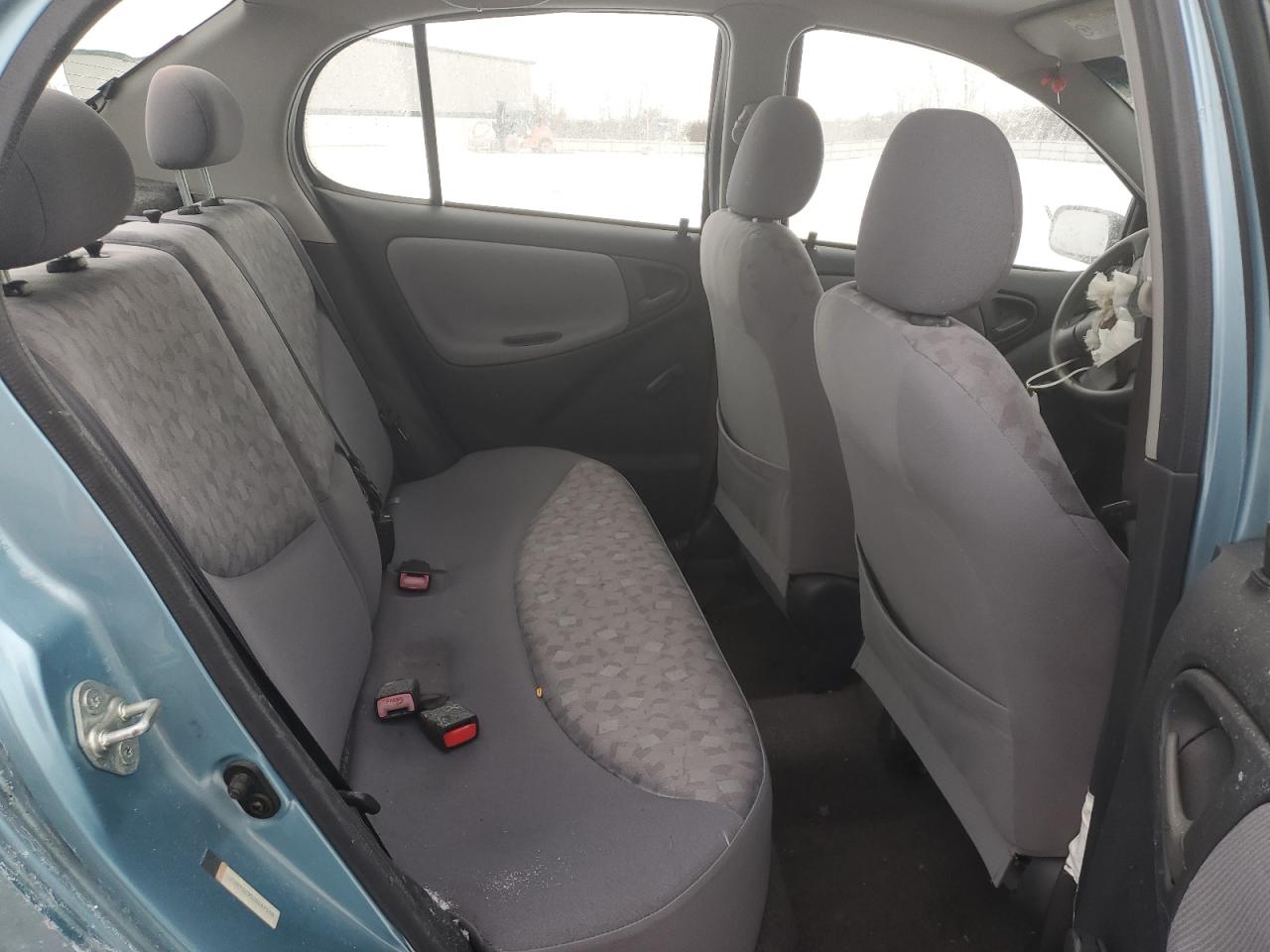 2002 Toyota Echo - Image 10