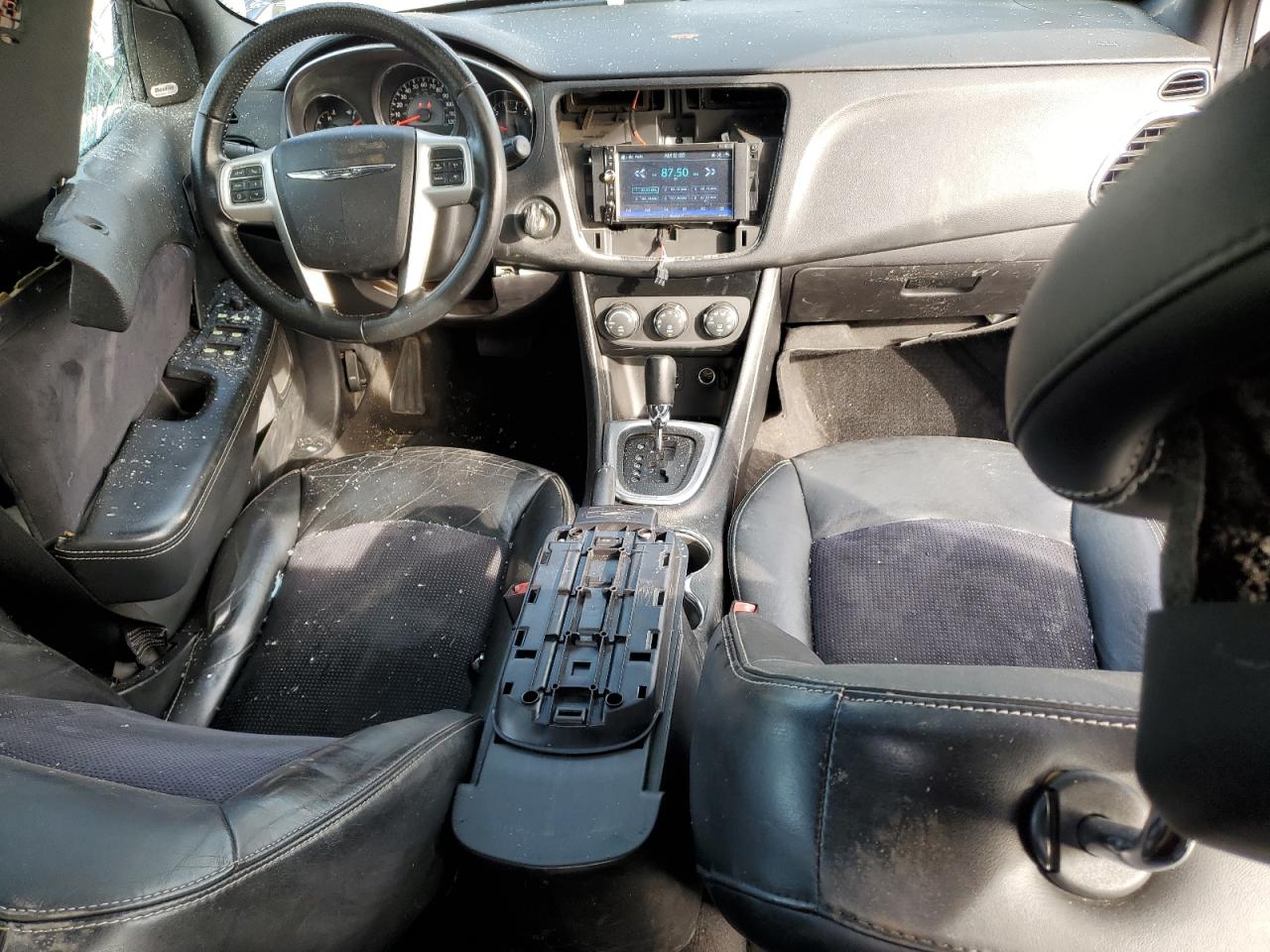 2014 Chrysler 200 - Image 8