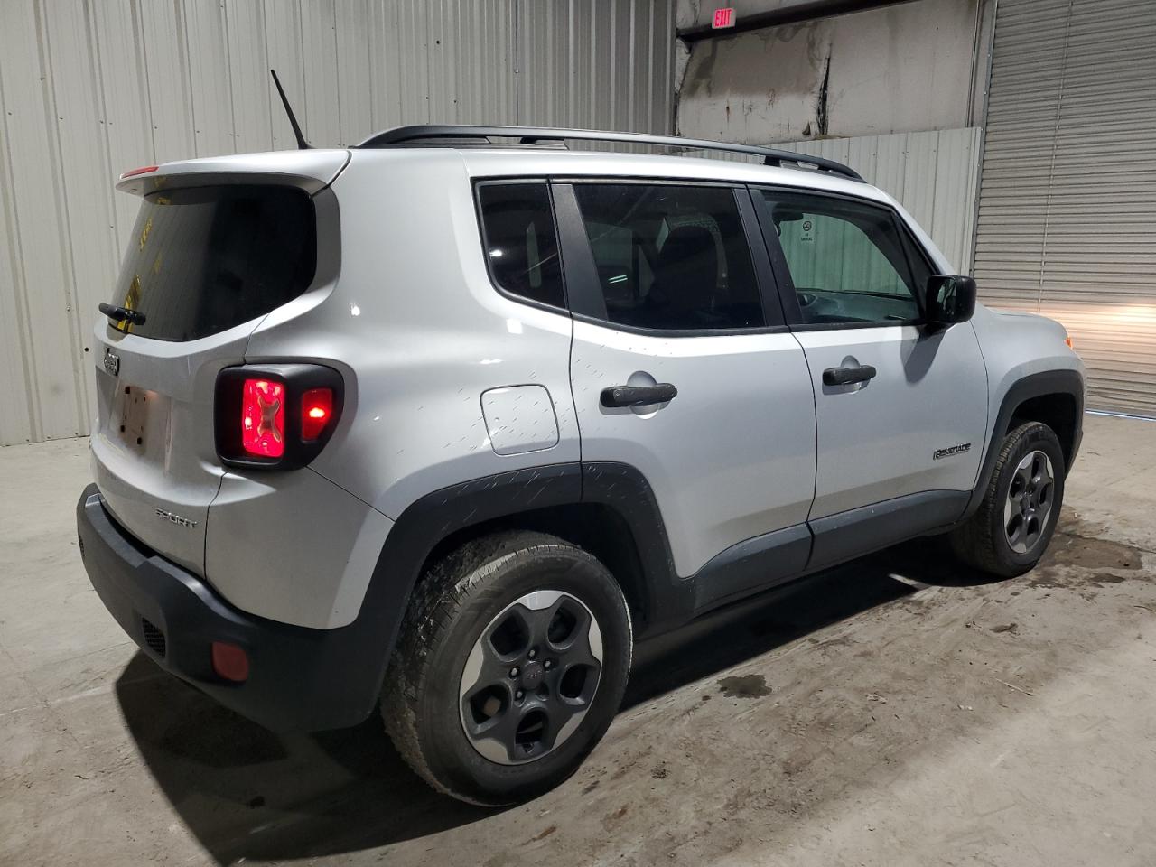 2017 Jeep Renegade - Image 3