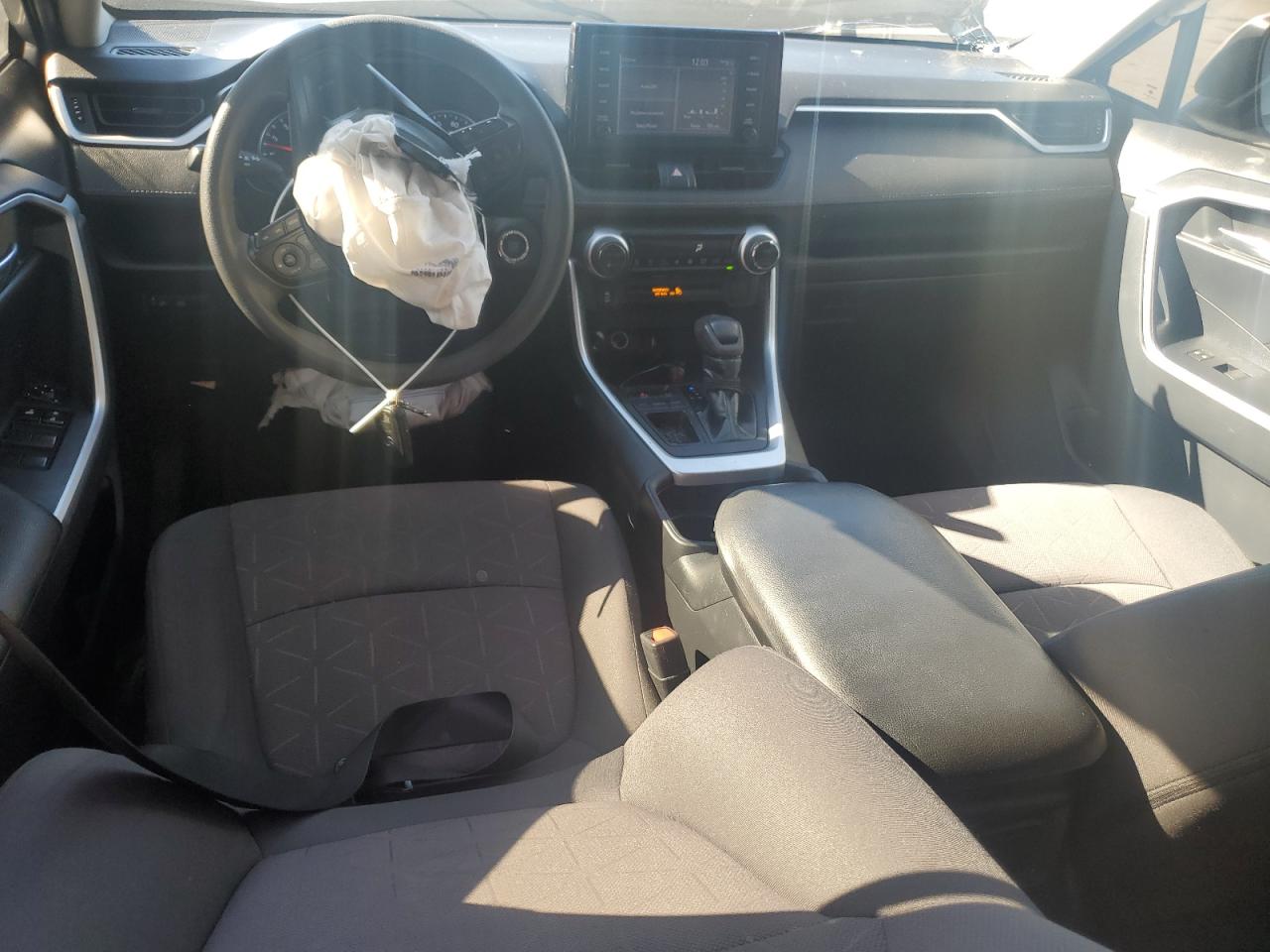 2019 Toyota RAV 4 - Image 8