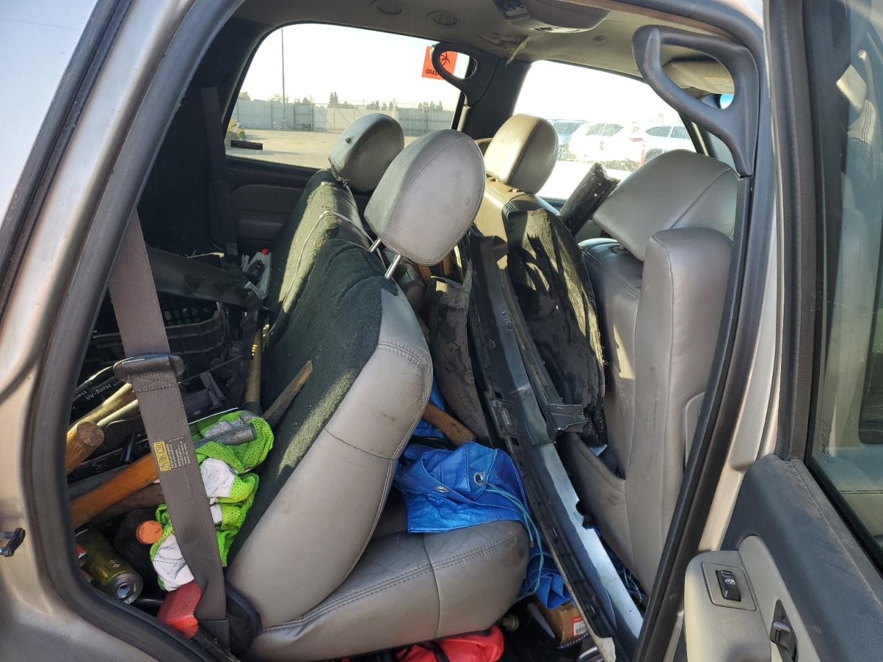 2001 Chevrolet Tahoe C1500 VIN: 1GNEC13TX1J236201 Lot: 88360215