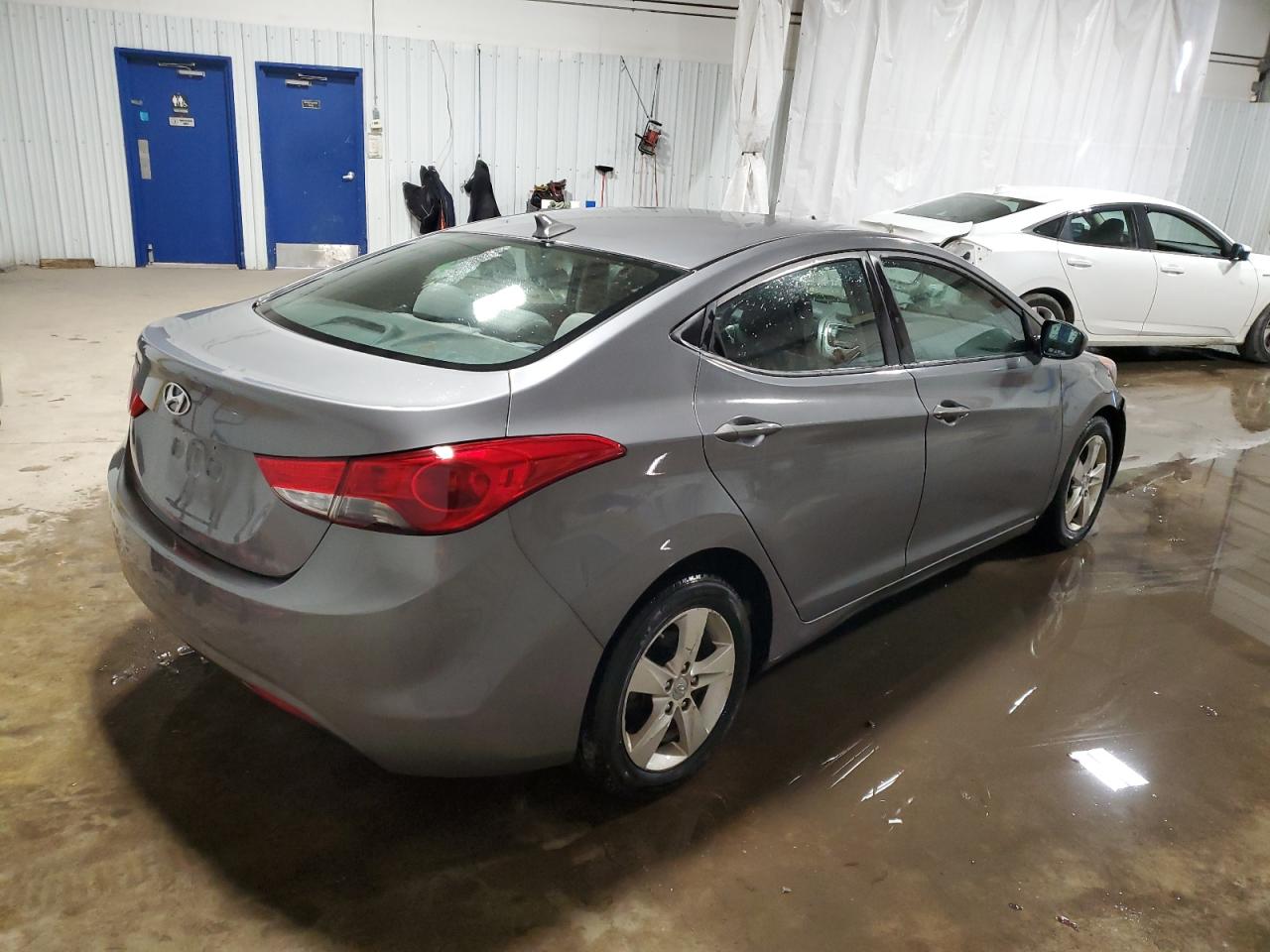2012 Hyundai Elantra - Image 3