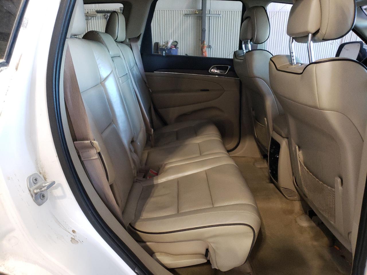 2015 Jeep Grand Cherokee - Image 11