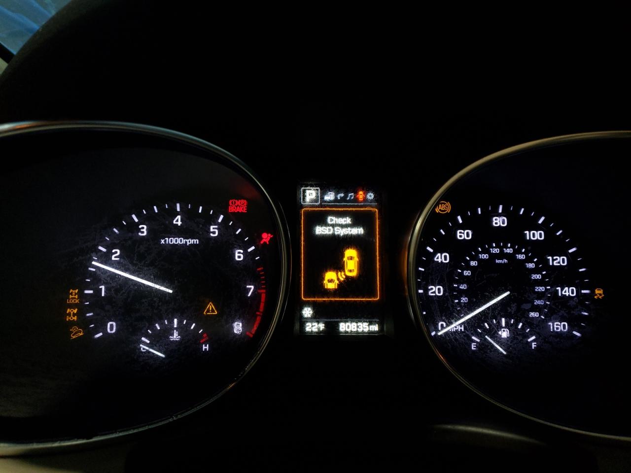 2017 Hyundai Santa Fe - Image 9