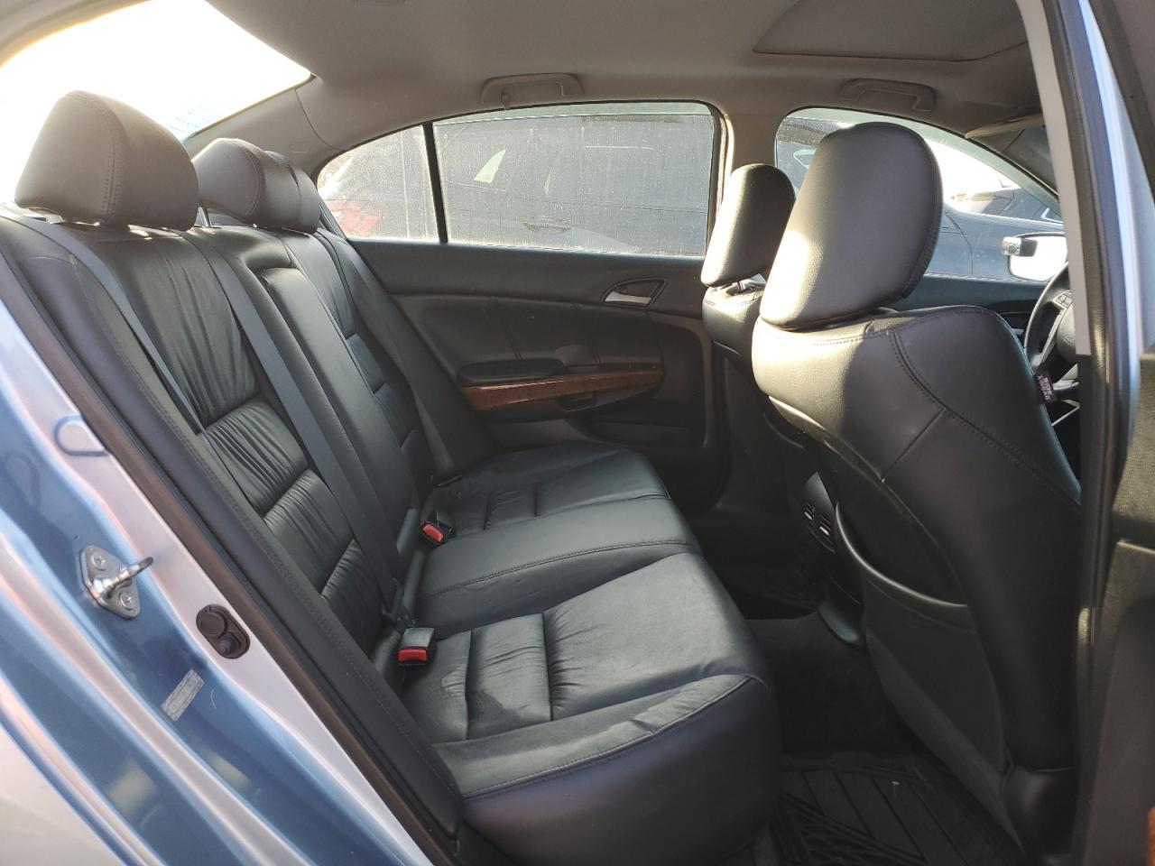 2012 Honda Accord - Image 10