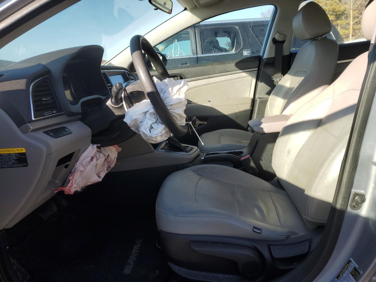 2017 Hyundai Elantra - Image 7