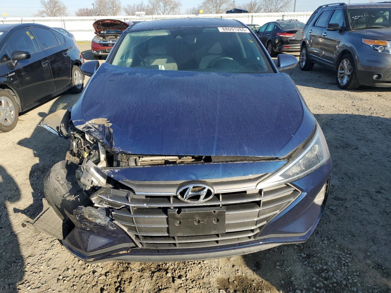2020 Hyundai Elantra - Image 5