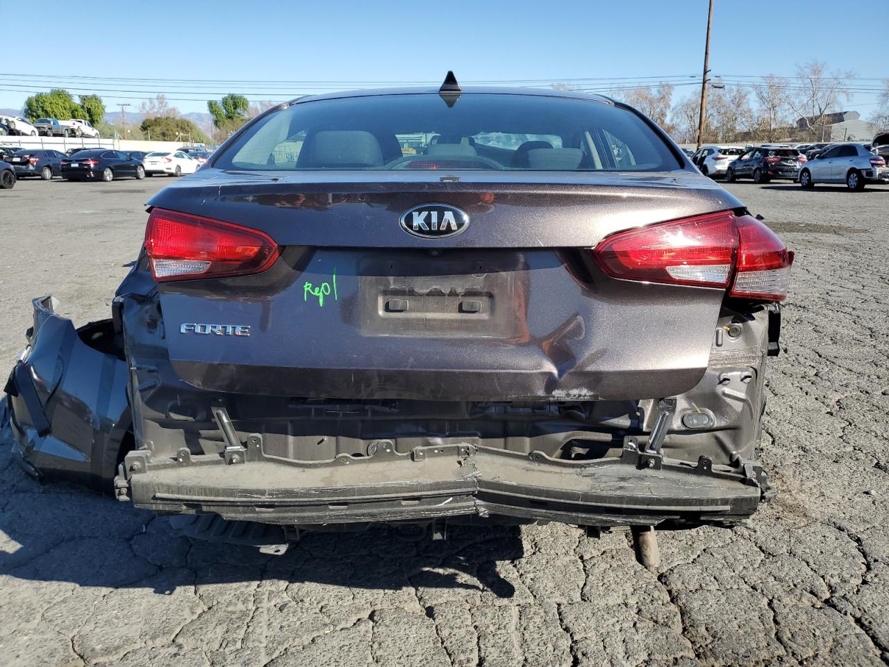 VIN 3KPFL4A7XJE165728 2018 KIA FORTE no.6