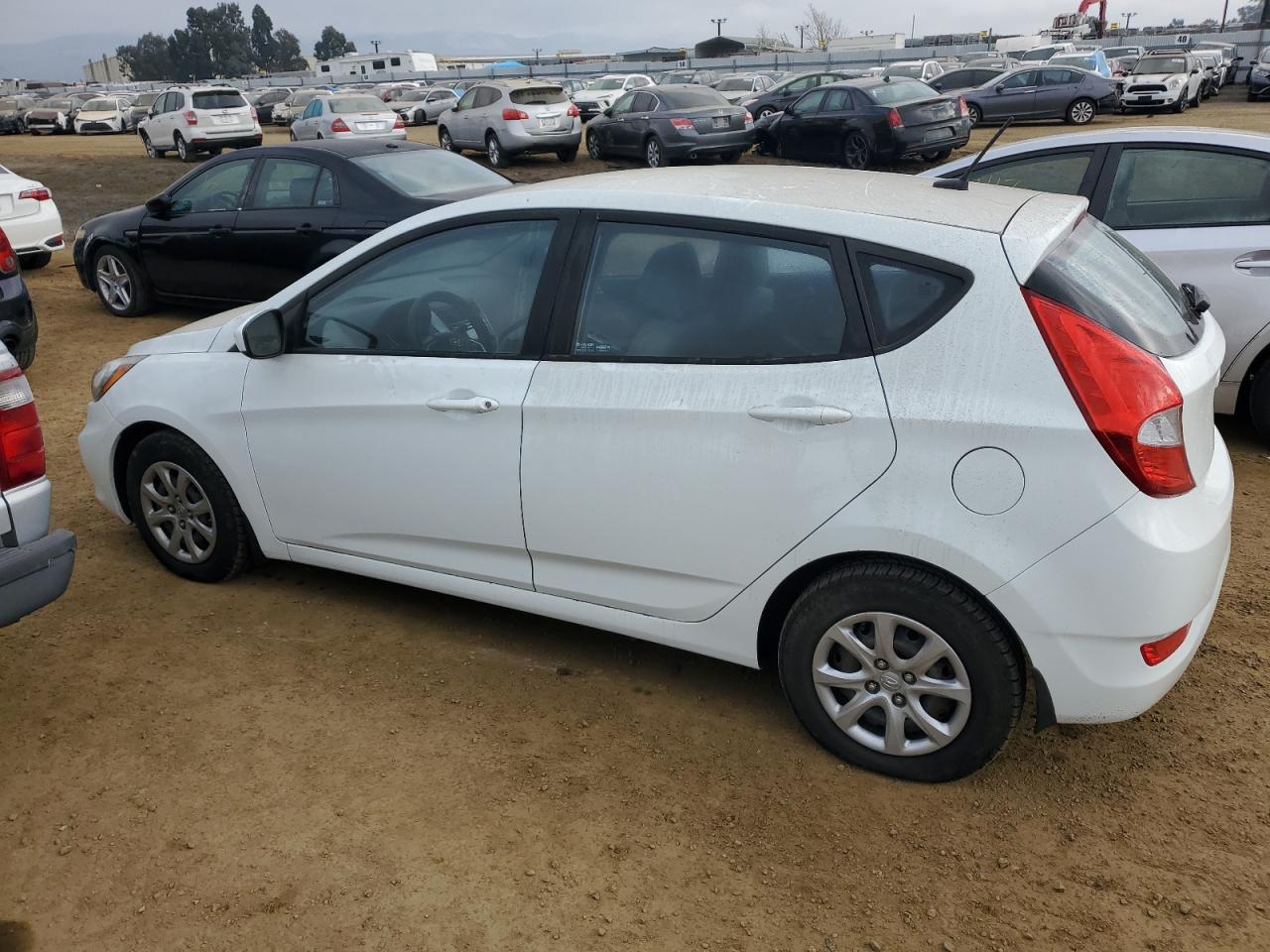 VIN KMHCT5AE4DU106005 2013 HYUNDAI ACCENT no.2