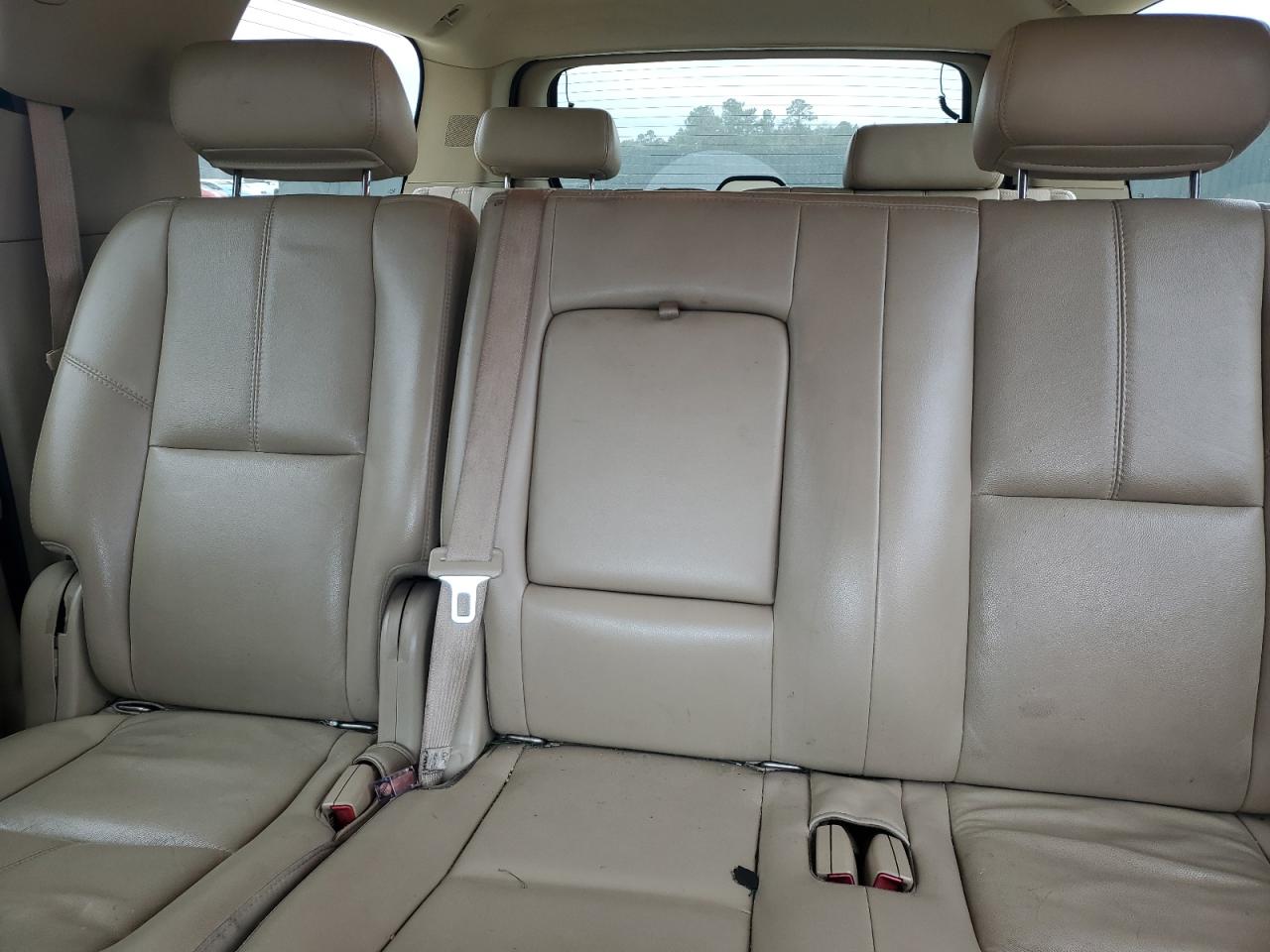 2007 Chevrolet Suburban - Image 10