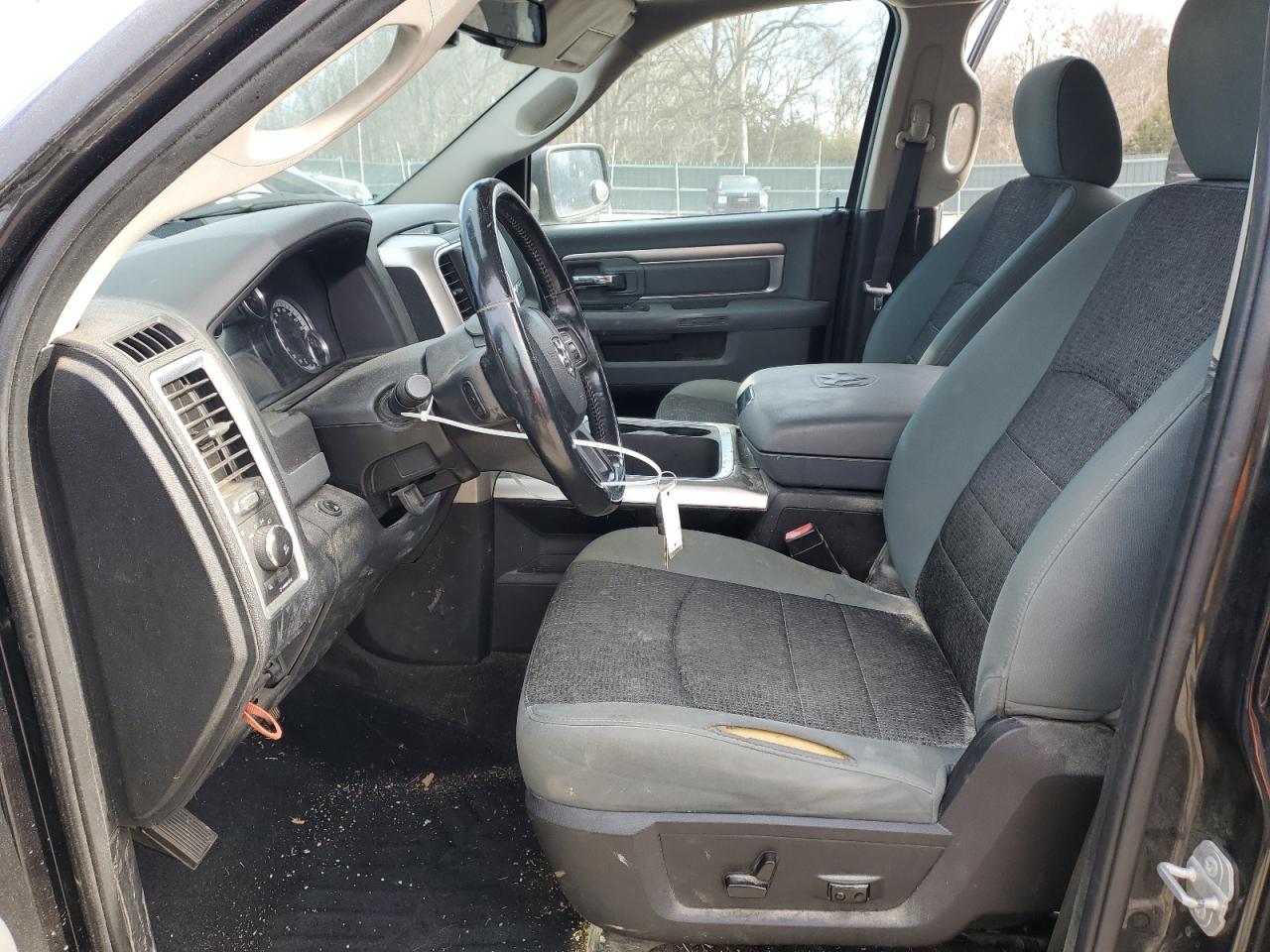 2016 RAM 1500 - Image 7