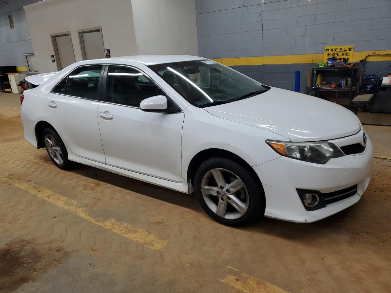 2014 Toyota Camry - Image 4