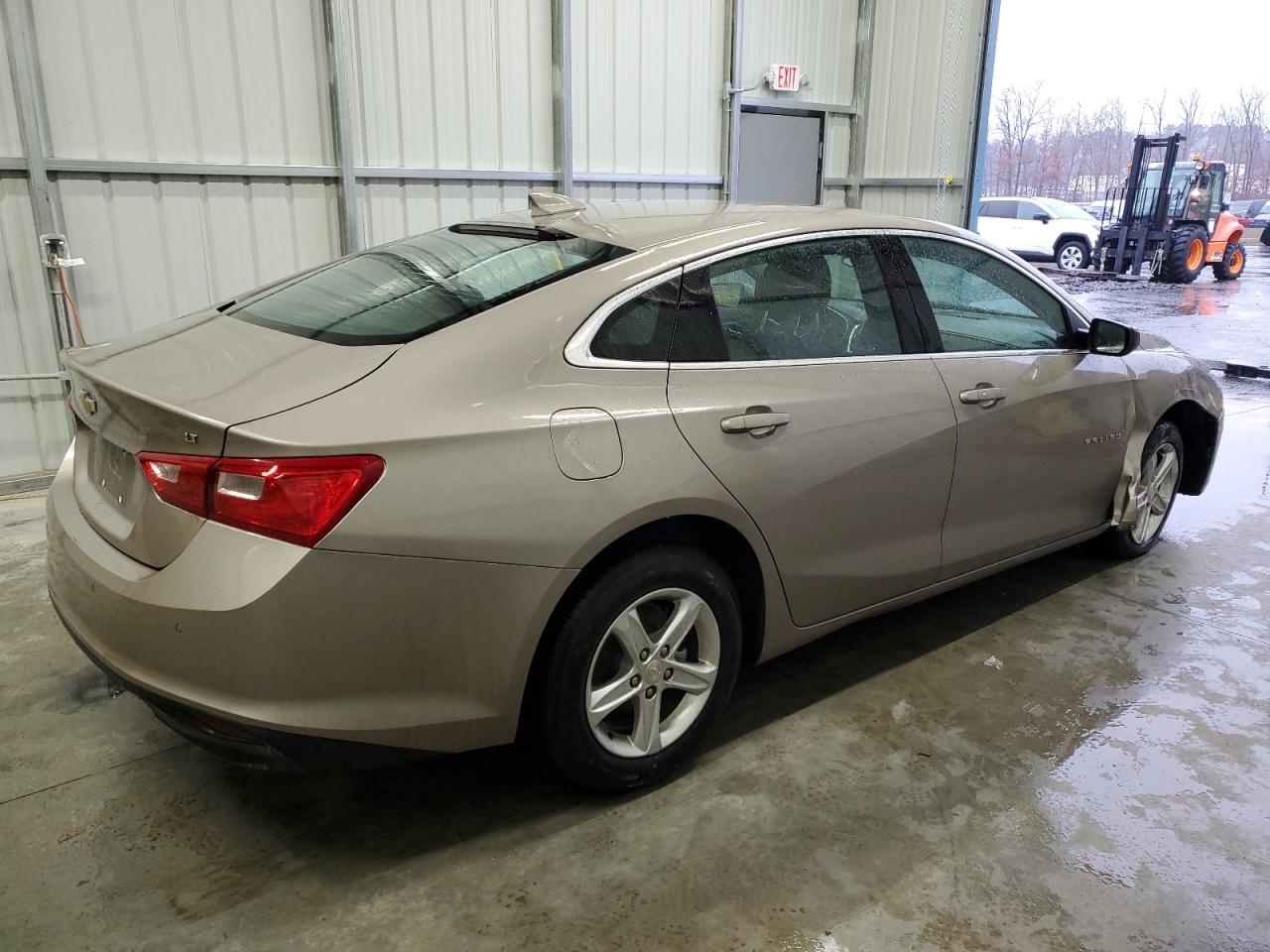 2023 Chevrolet Malibu - Image 3