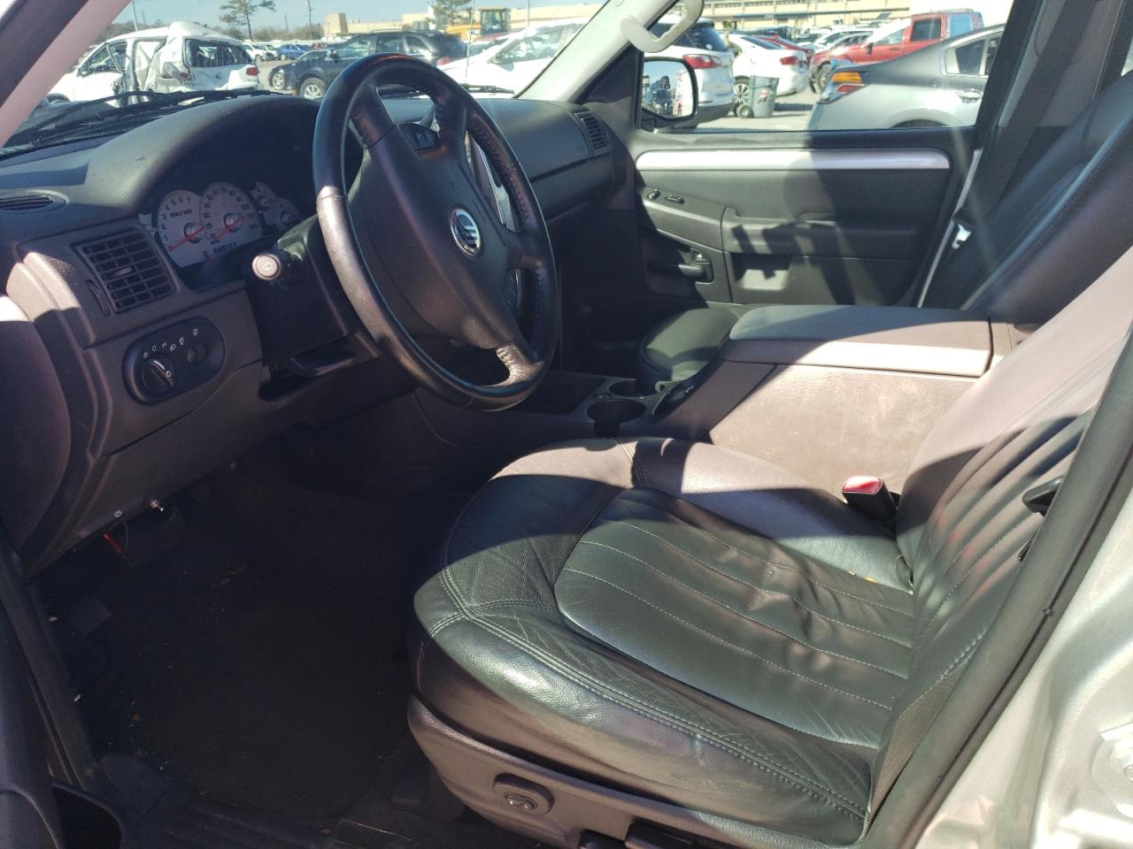 2005 Mercury Mountaineer - Image 7