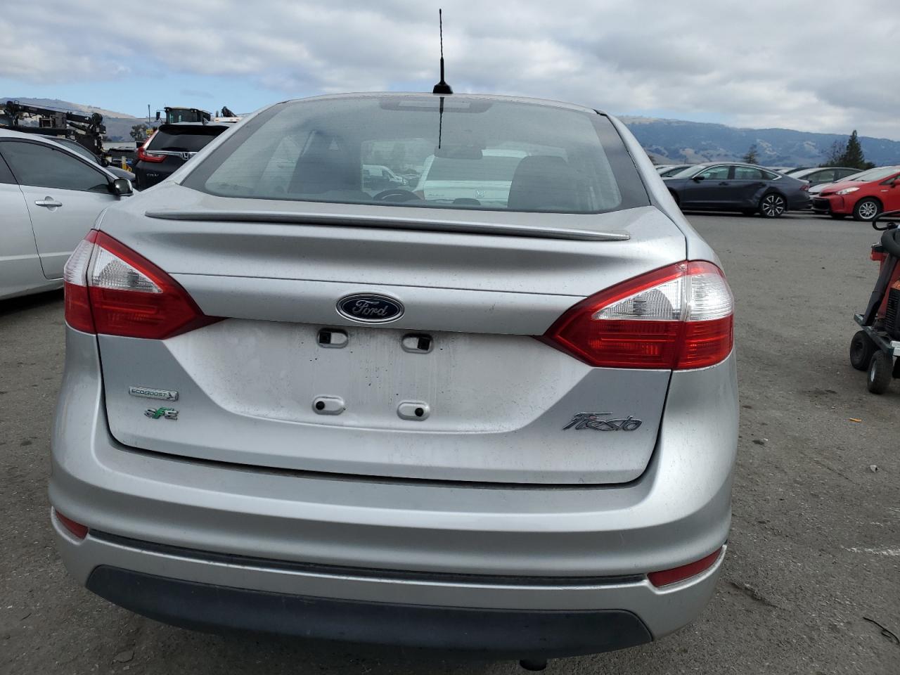 2015 Ford Fiesta - Image 6