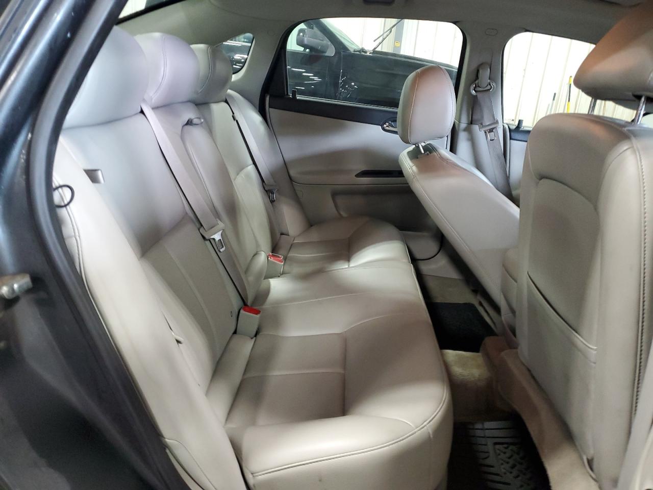 2010 Chevrolet Impala - Image 10