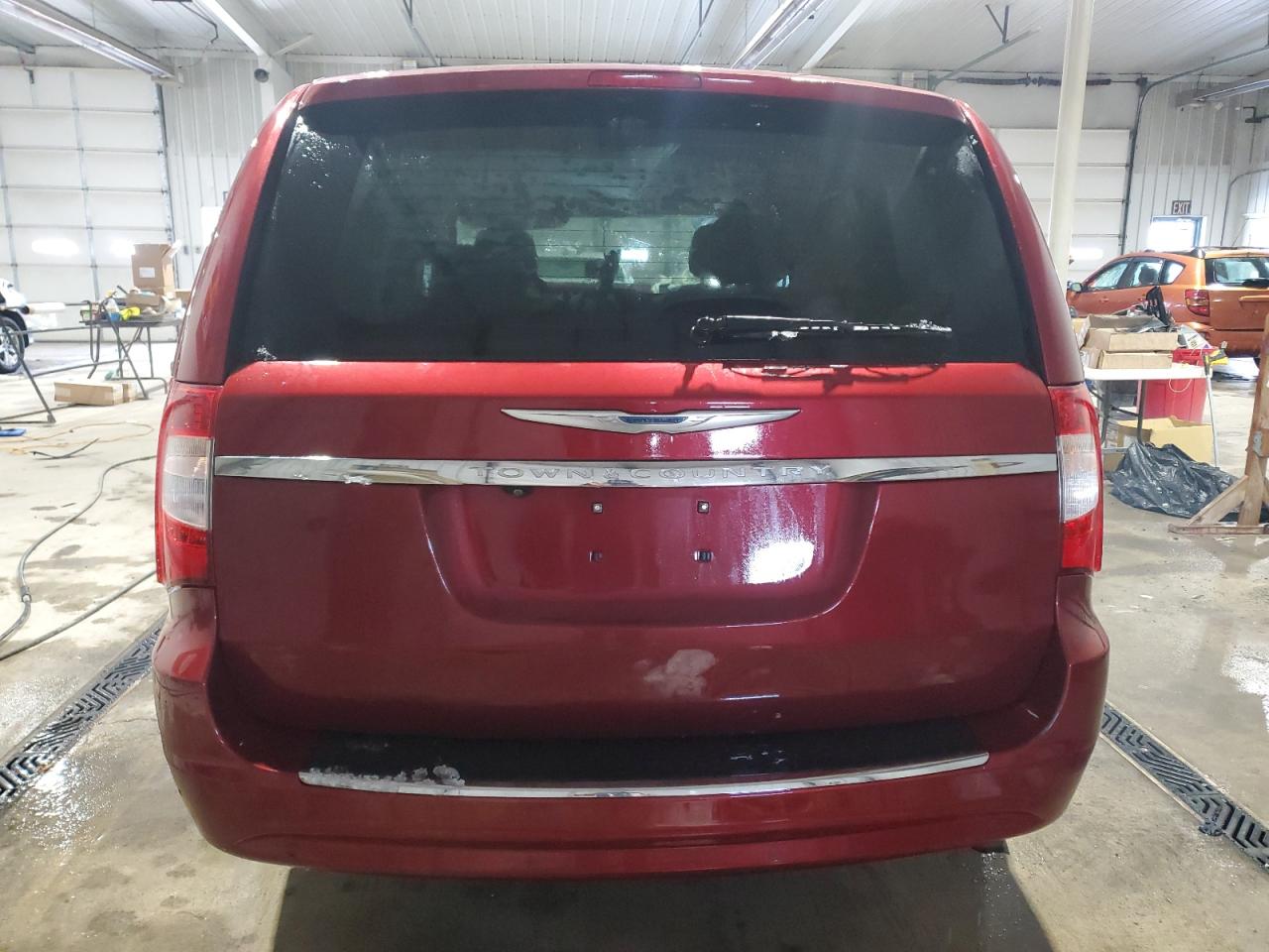 2011 Chrysler Town & Country - Image 6