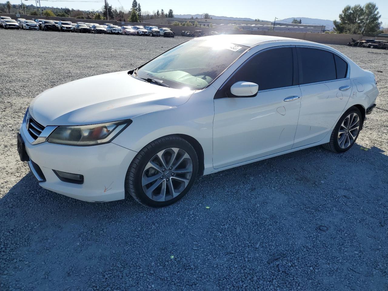 VIN 1HGCR2F55FA268015 2015 HONDA ACCORD no.1