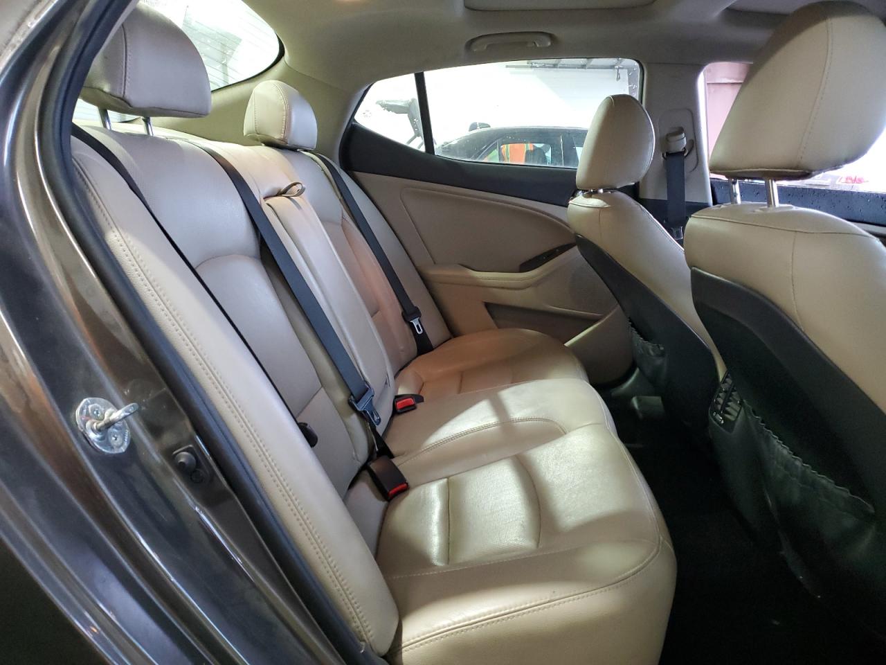 2013 Kia Optima - Image 10