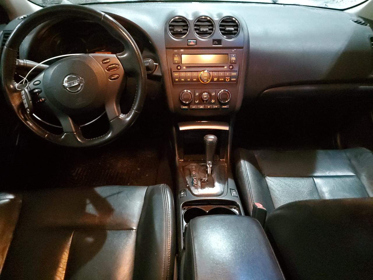 2010 Nissan Altima - Image 8