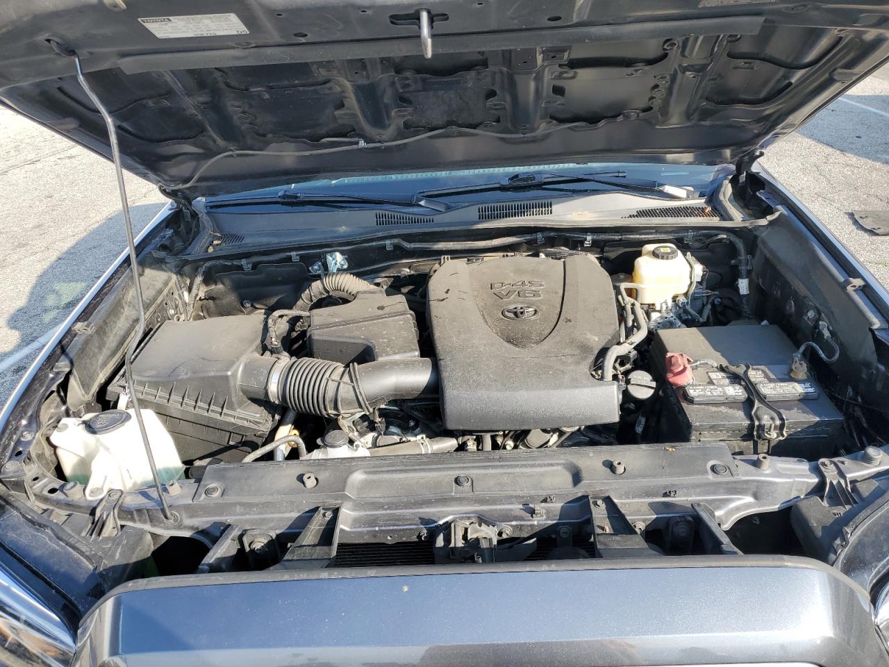 2021 Toyota Tacoma - Image 12