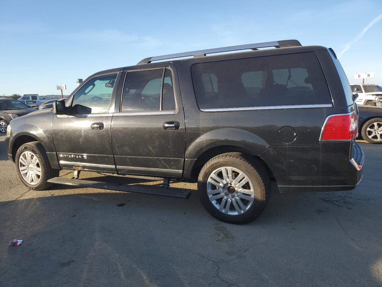 VIN 5LMJJ3H5XDEL08278 2013 LINCOLN NAVIGATOR no.2