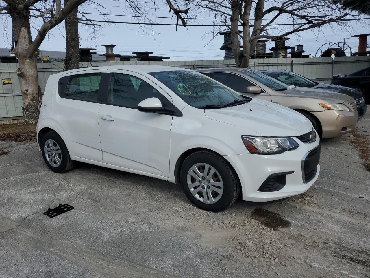 2017 Chevrolet Sonic - Image 4