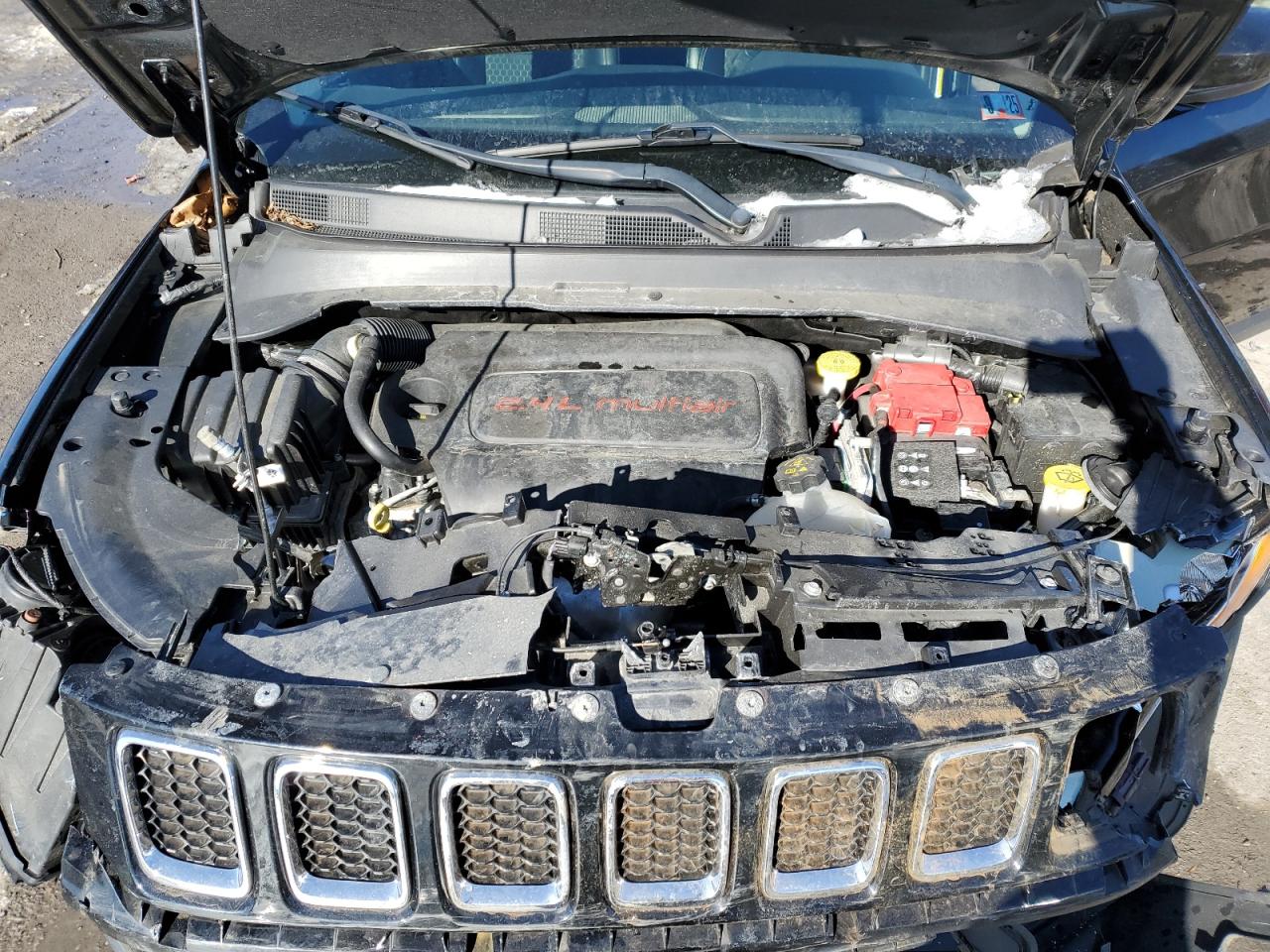 2020 Jeep Compass - Image 13