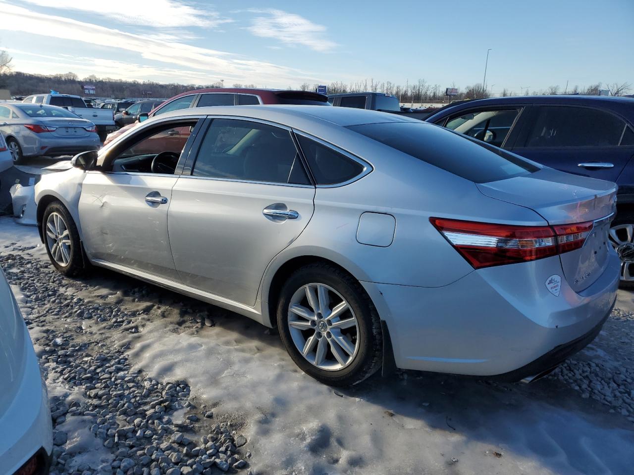 2013 Toyota Avalon - Image 2