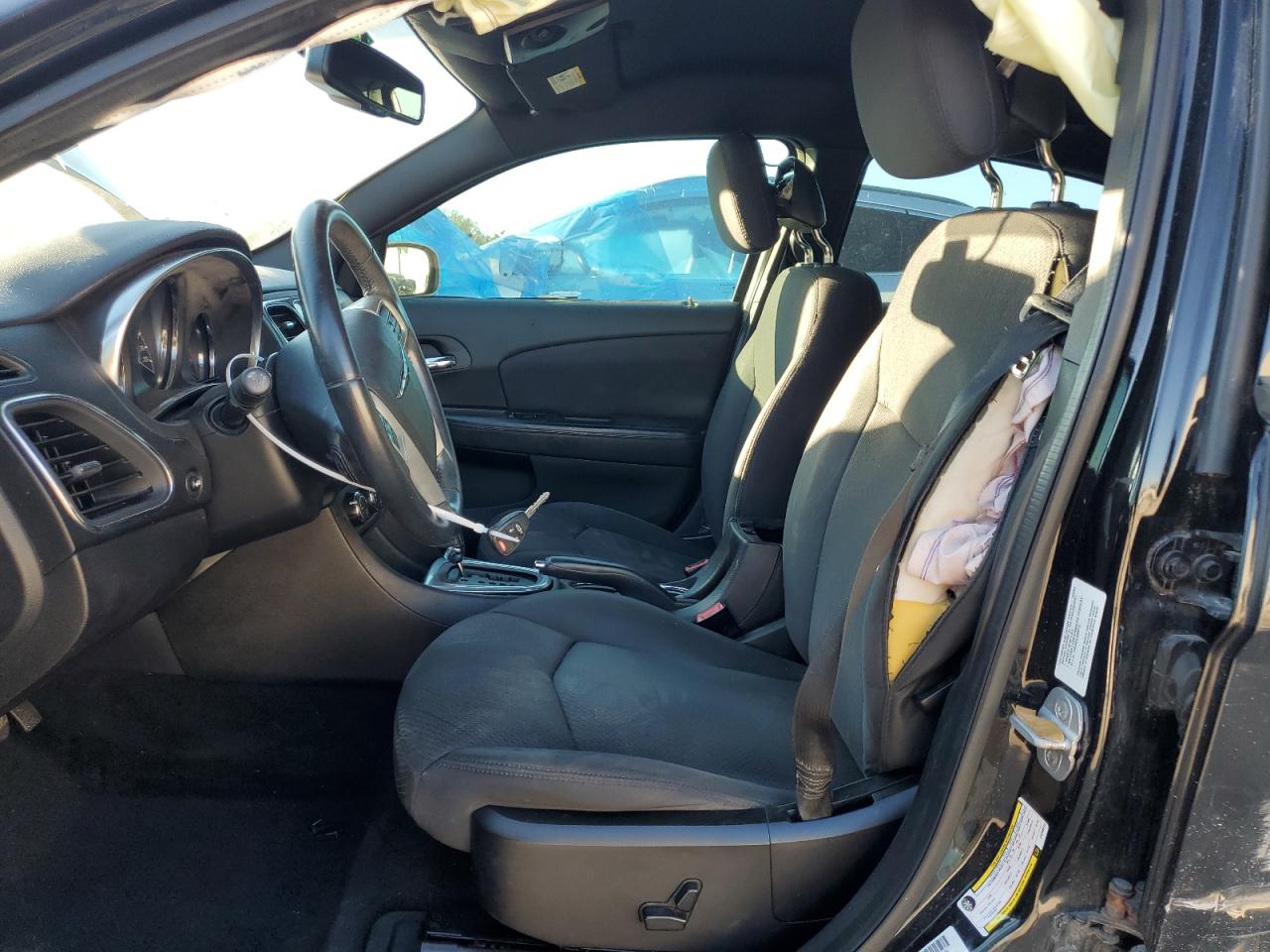 2012 Chrysler 200 - Image 7
