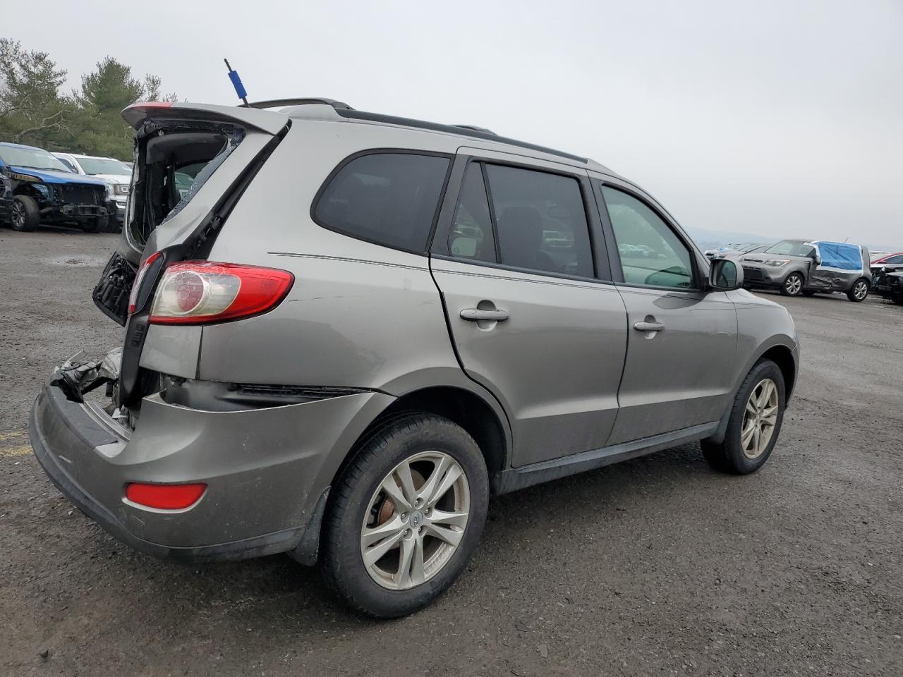 2012 Hyundai Santa Fe - Image 3