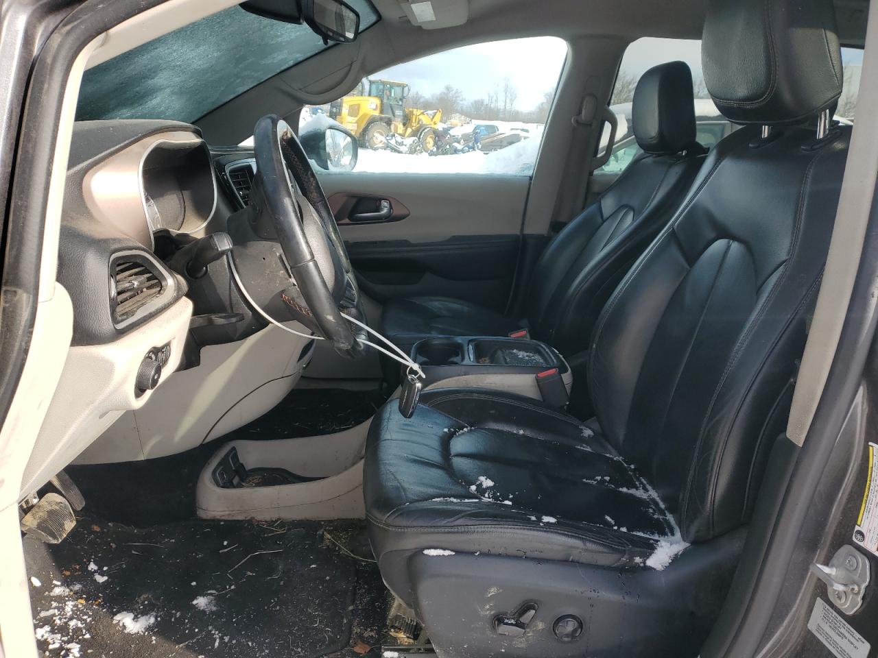 2017 Chrysler Pacifica - Image 7