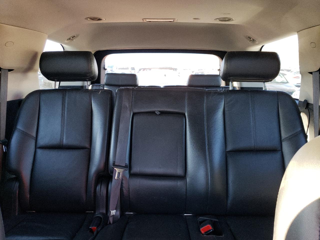 2010 GMC Yukon - Image 10