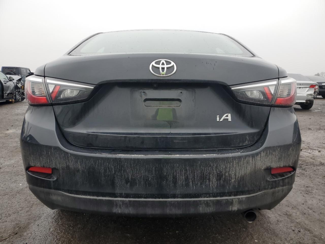 2017 Toyota Yaris - Image 6