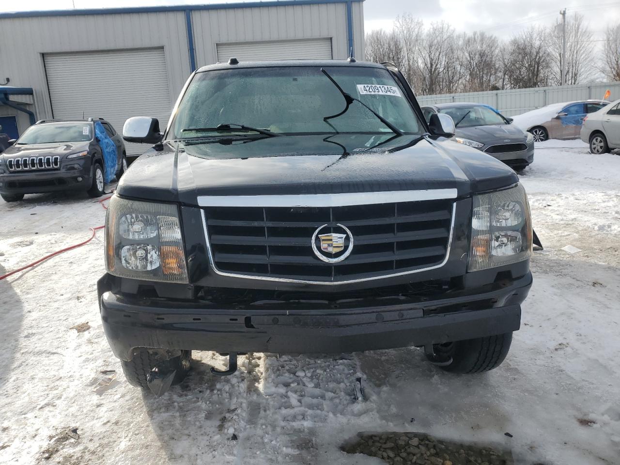 2004 Cadillac Escalade - Image 5