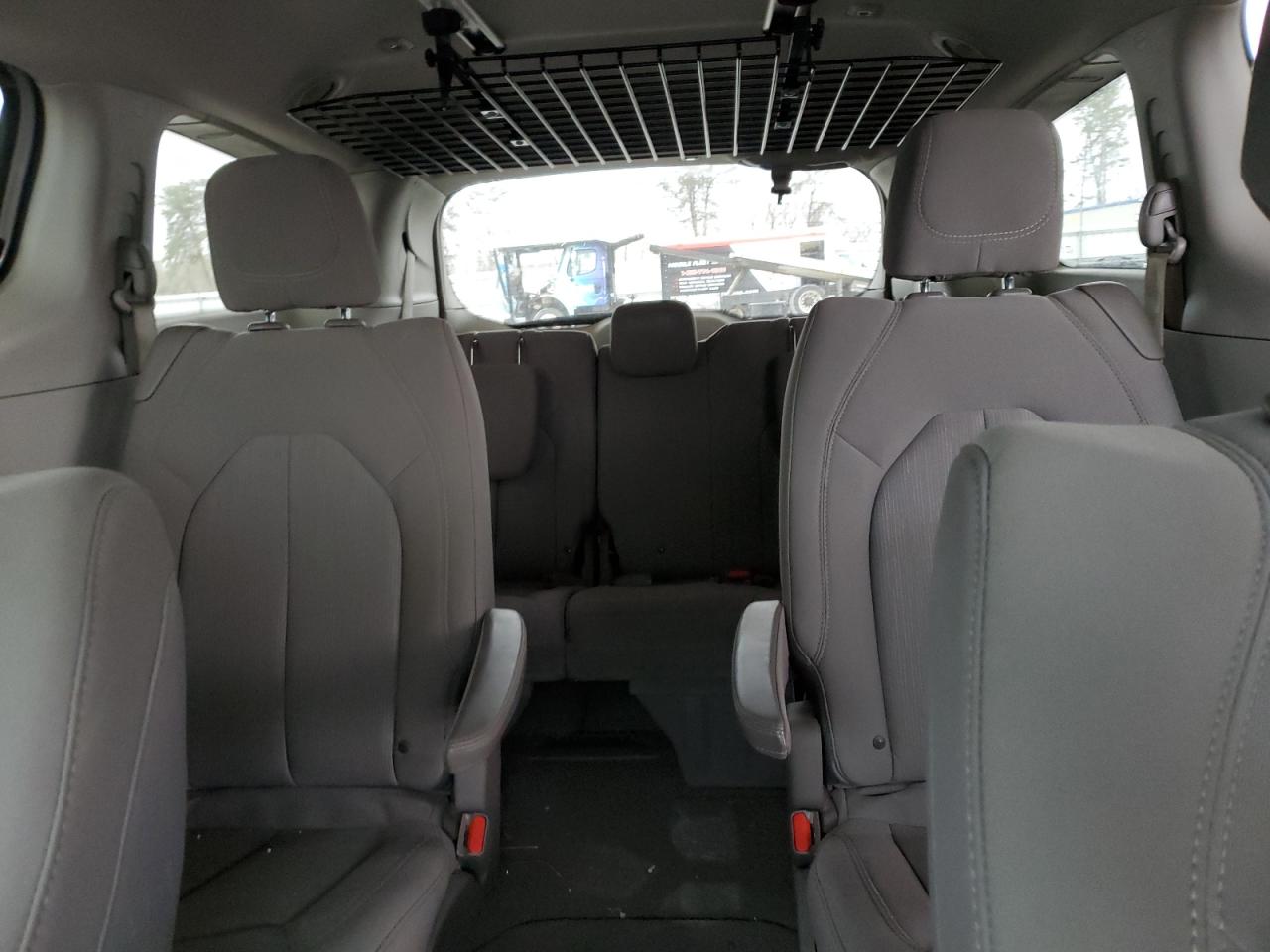 2020 Chrysler Pacifica - Image 10
