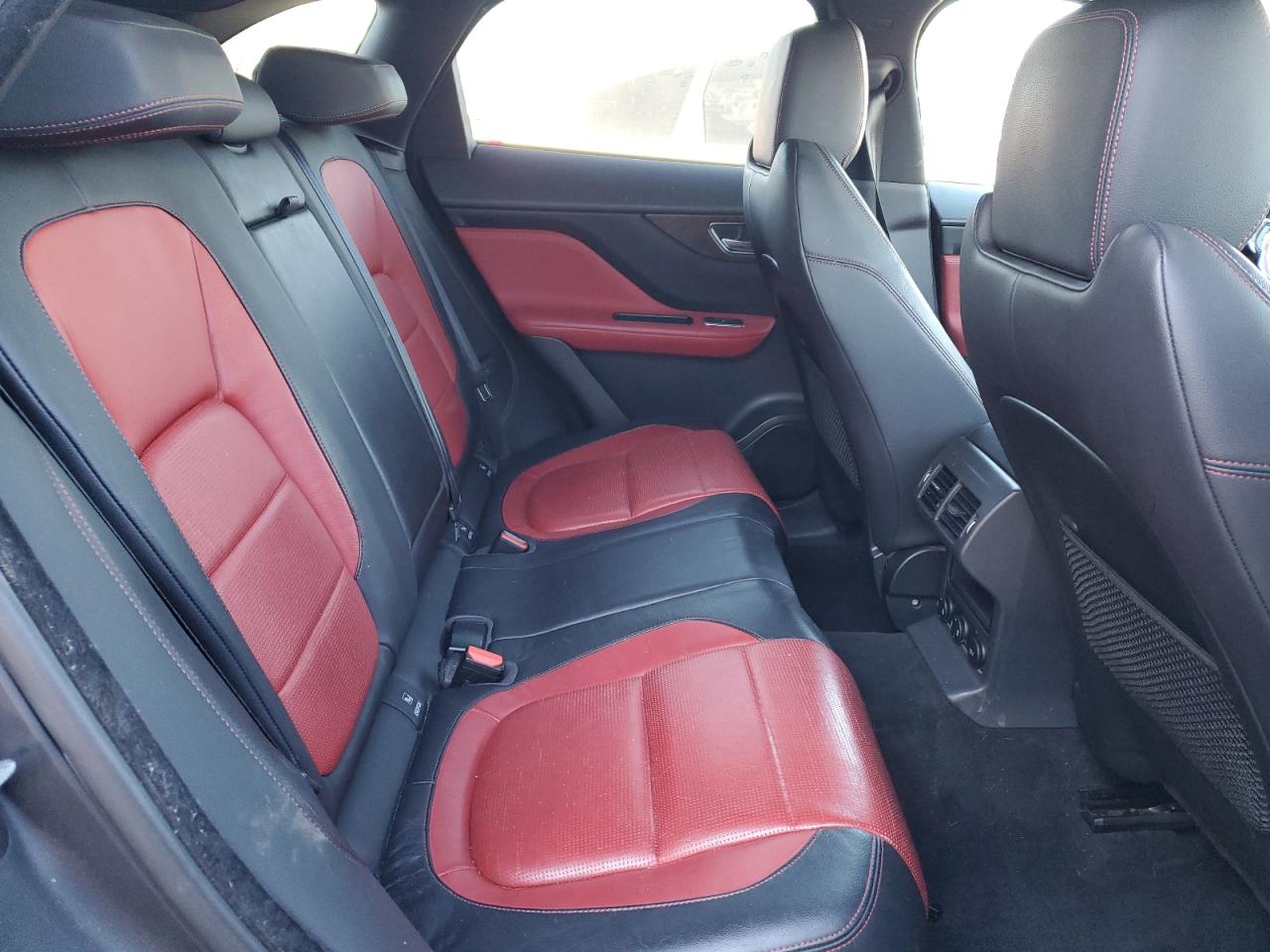 2017 Jaguar F-Pace - Image 11
