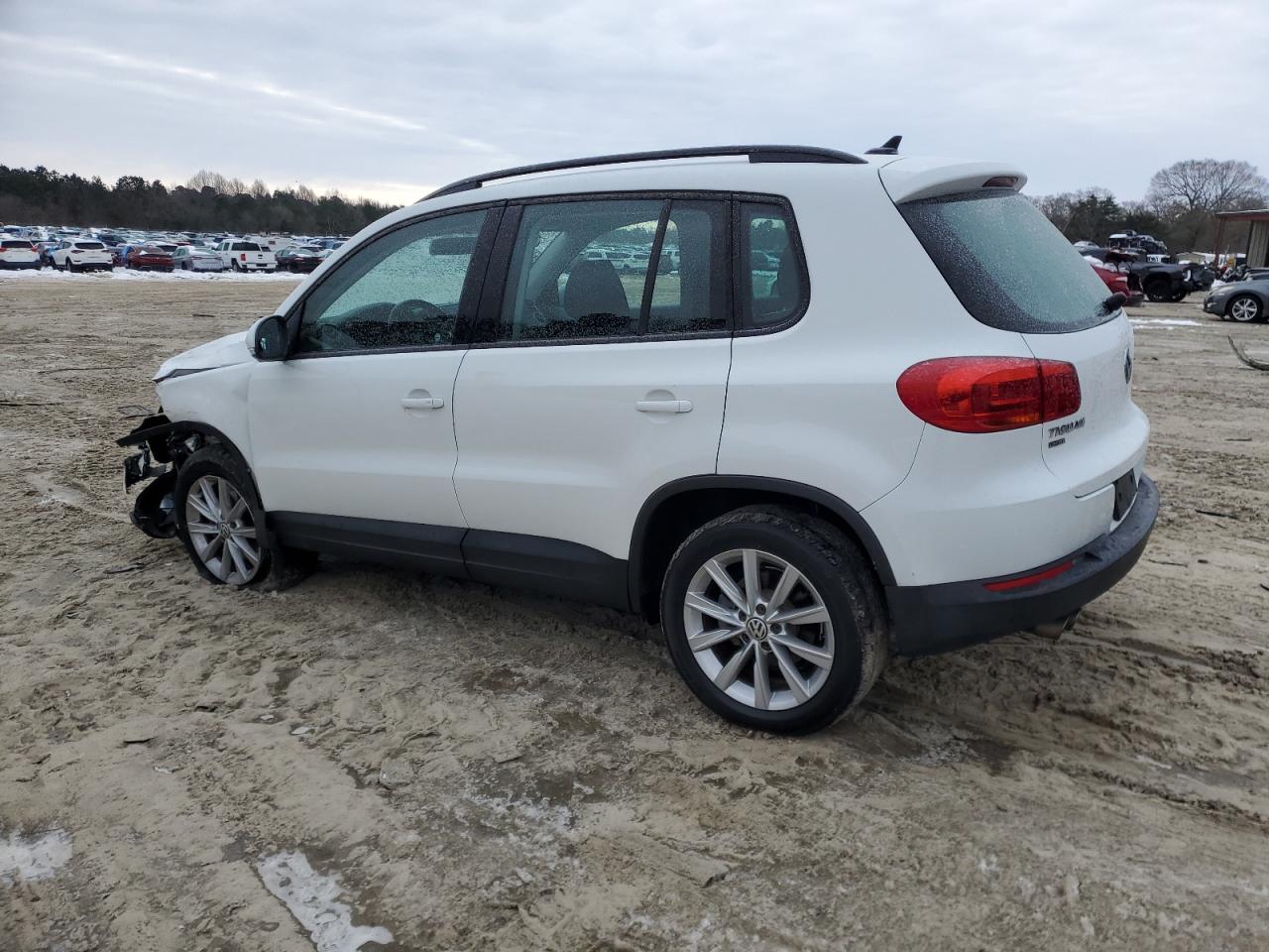 2017 Volkswagen Tiguan - Image 2