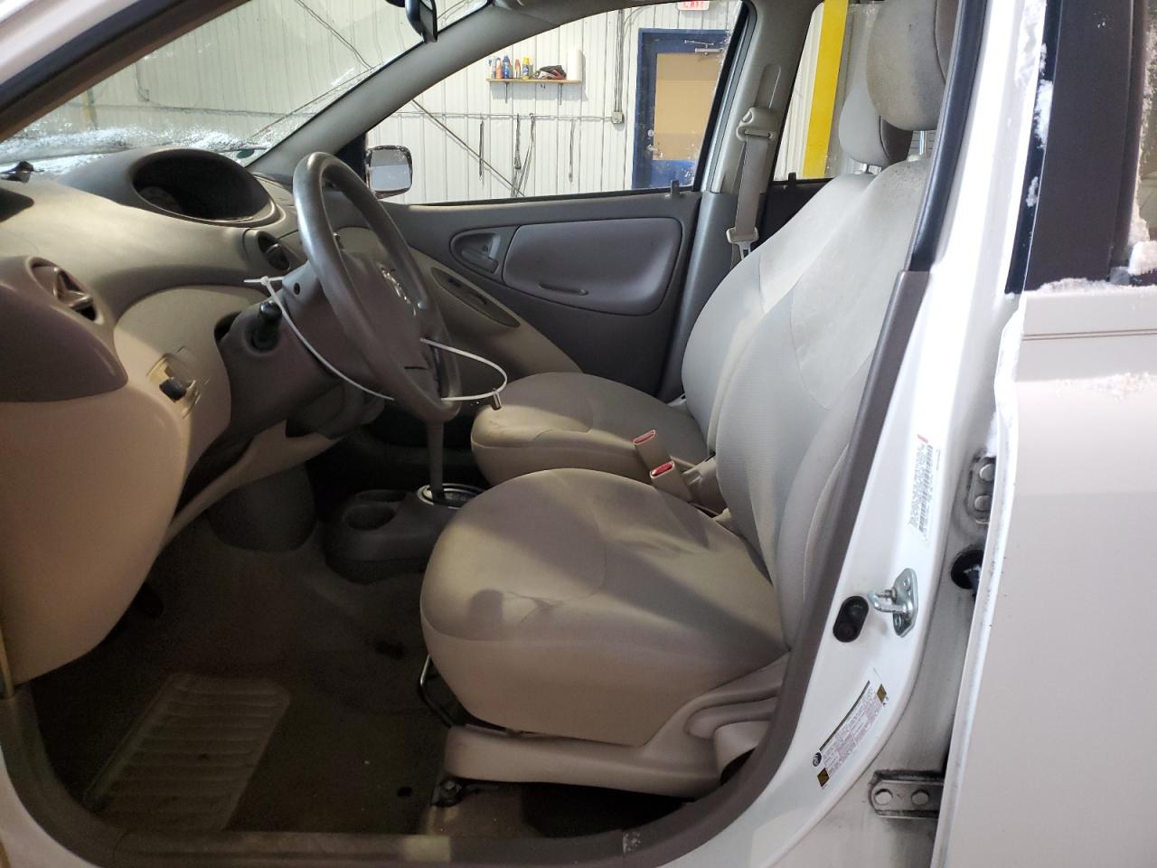 2004 Toyota Echo - Image 7