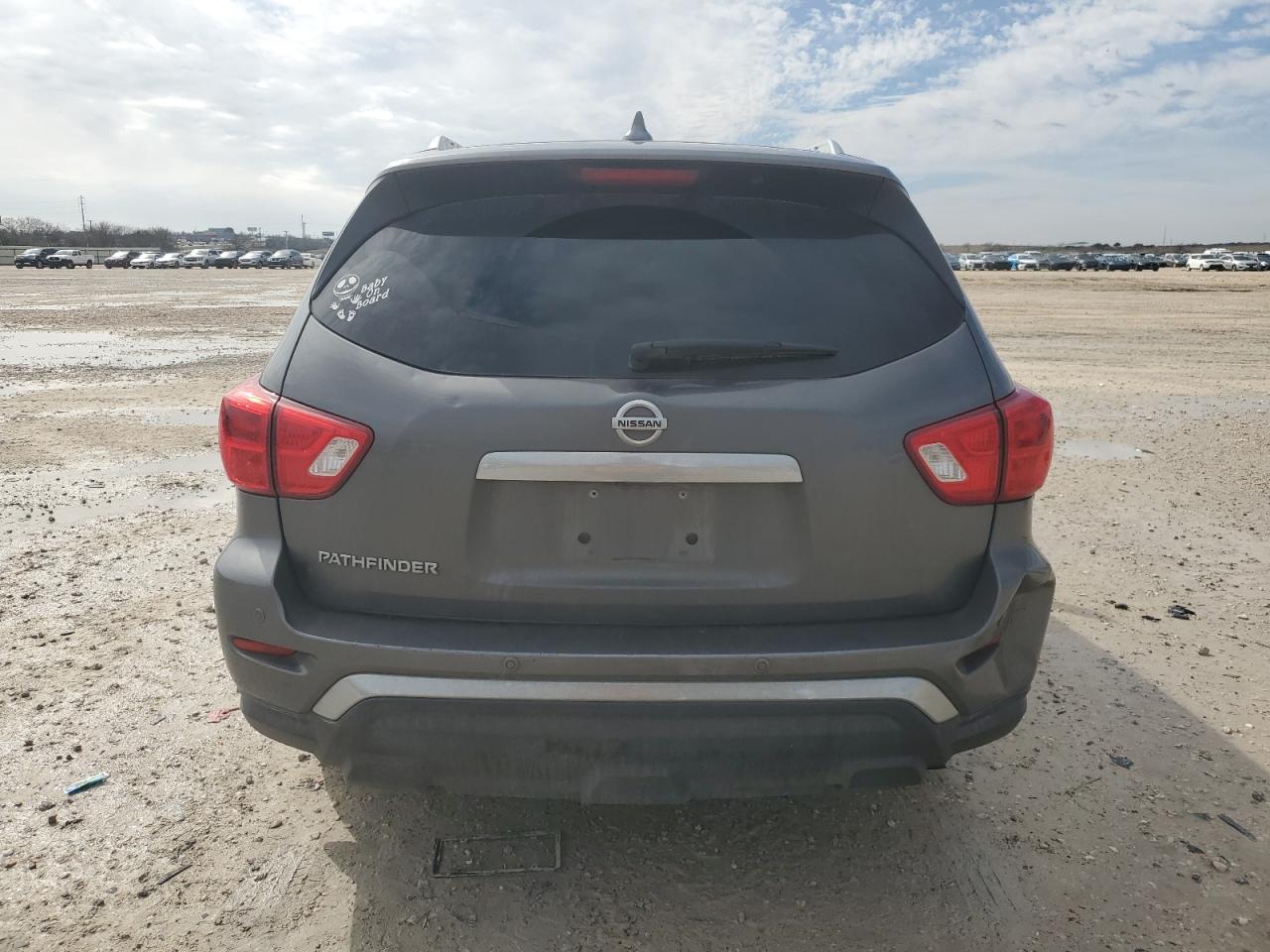 2019 Nissan Pathfinder - Image 6