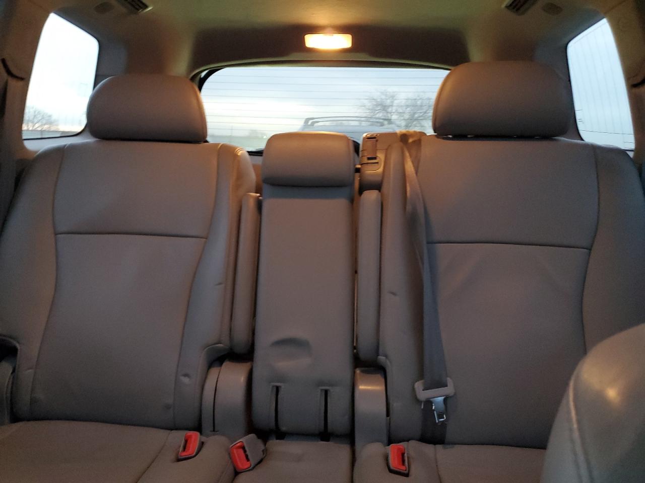 2010 Toyota Highlander - Image 10