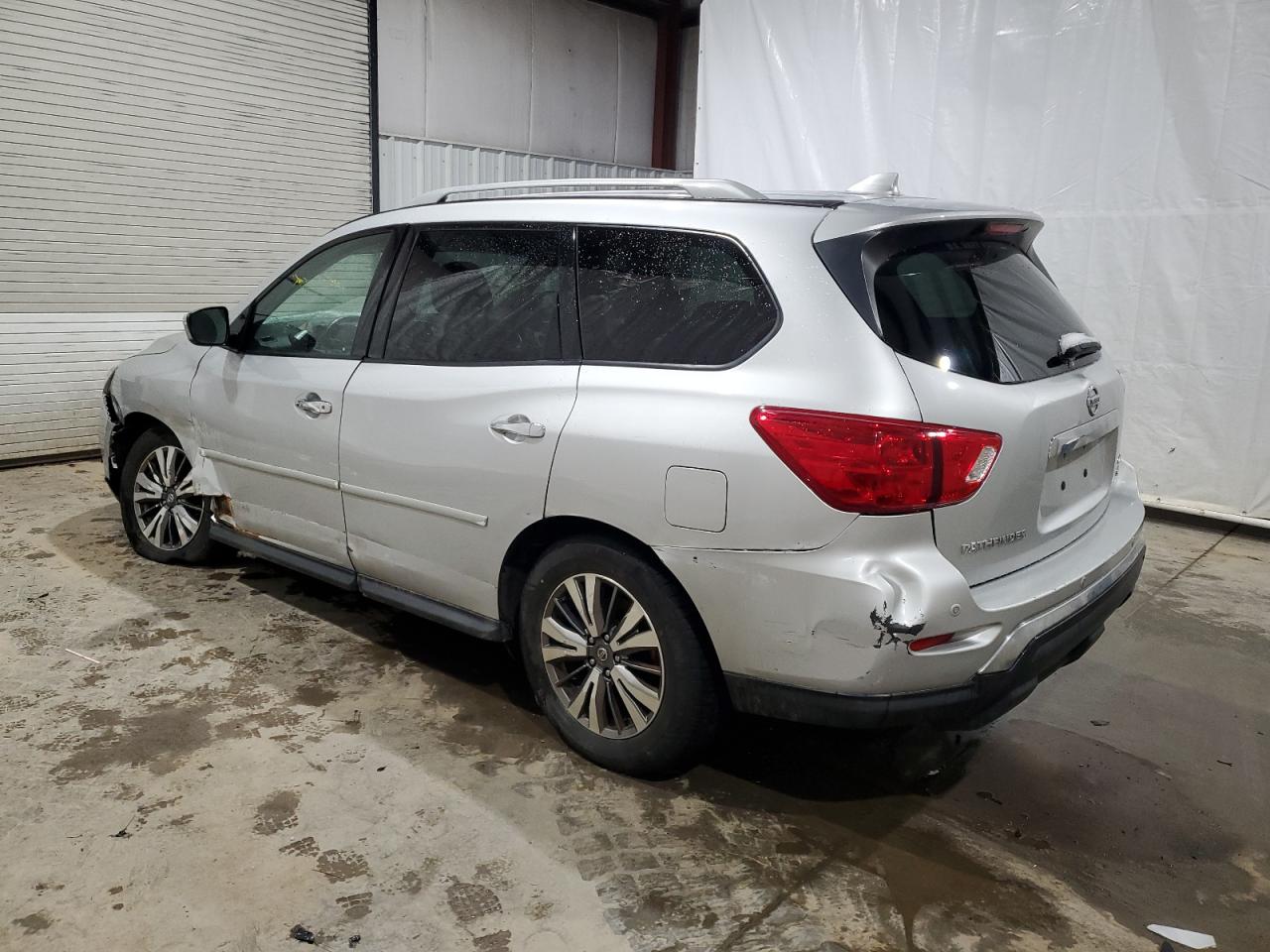 2019 Nissan Pathfinder - Image 2