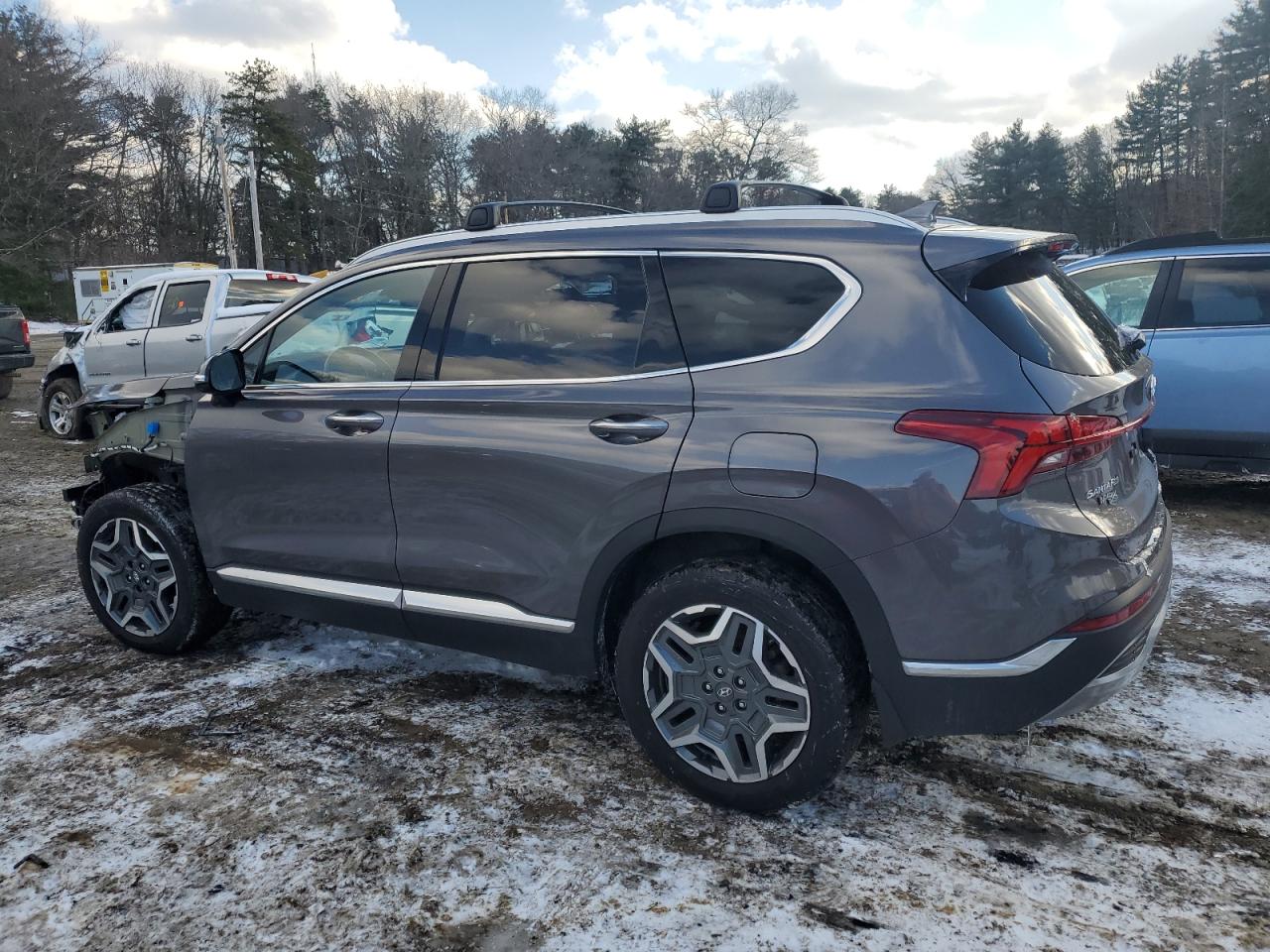 2022 Hyundai Santa Fe - Image 2