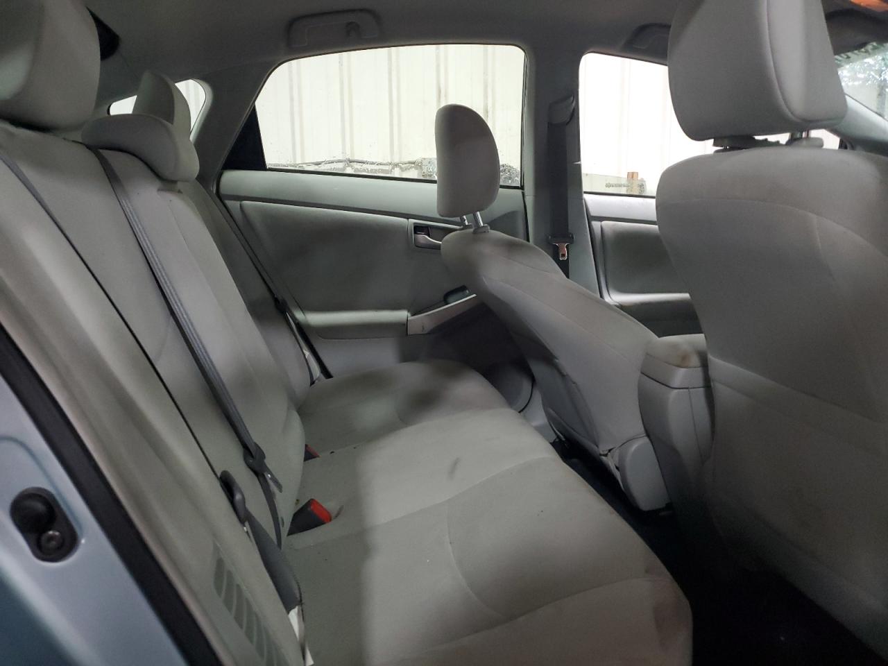 2012 Toyota Prius - Image 10