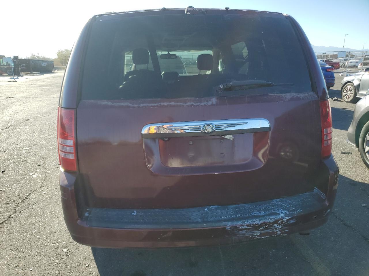 2008 Chrysler Town & Country - Image 6