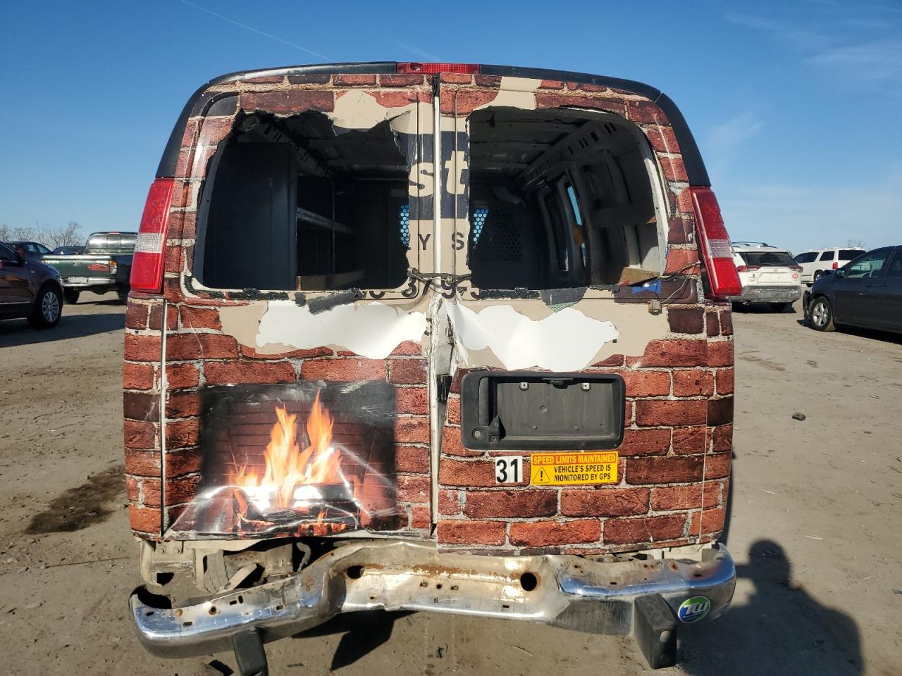 2018 GMC Savana - Image 6